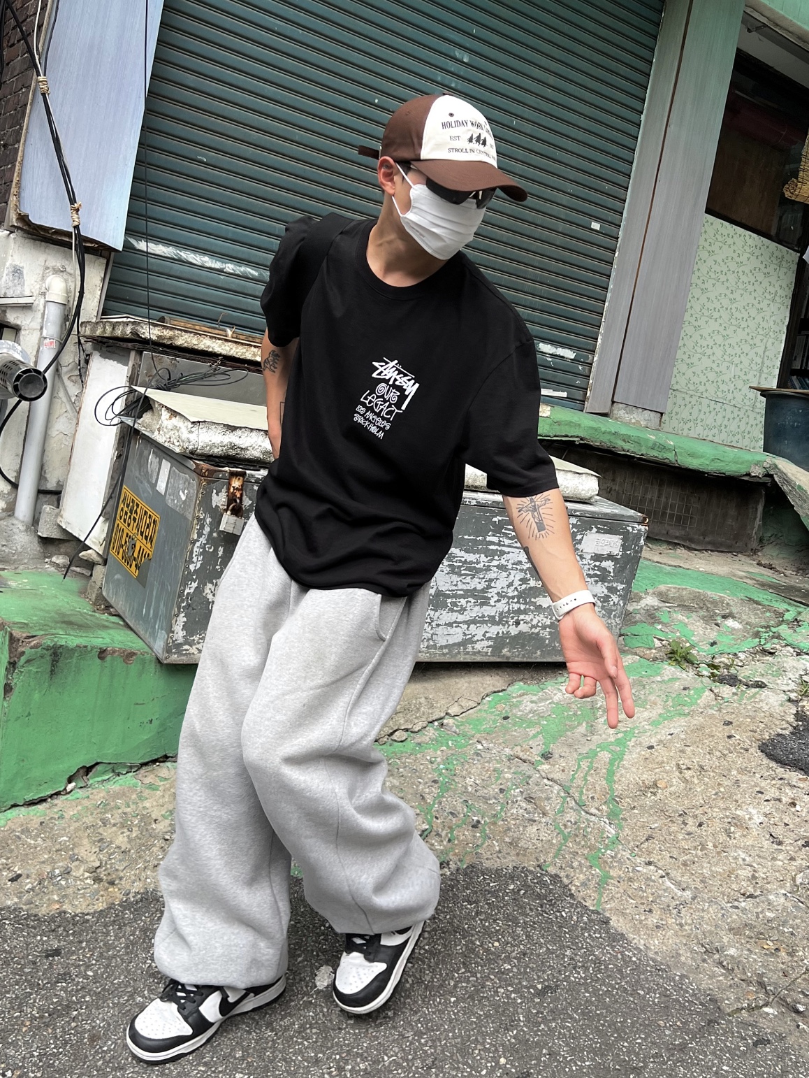 Nike Dunk Low Retro Black, Stussy x Our Legacy Surfman 2 Pigment Dyed T-Shirt Black 착용 스타일