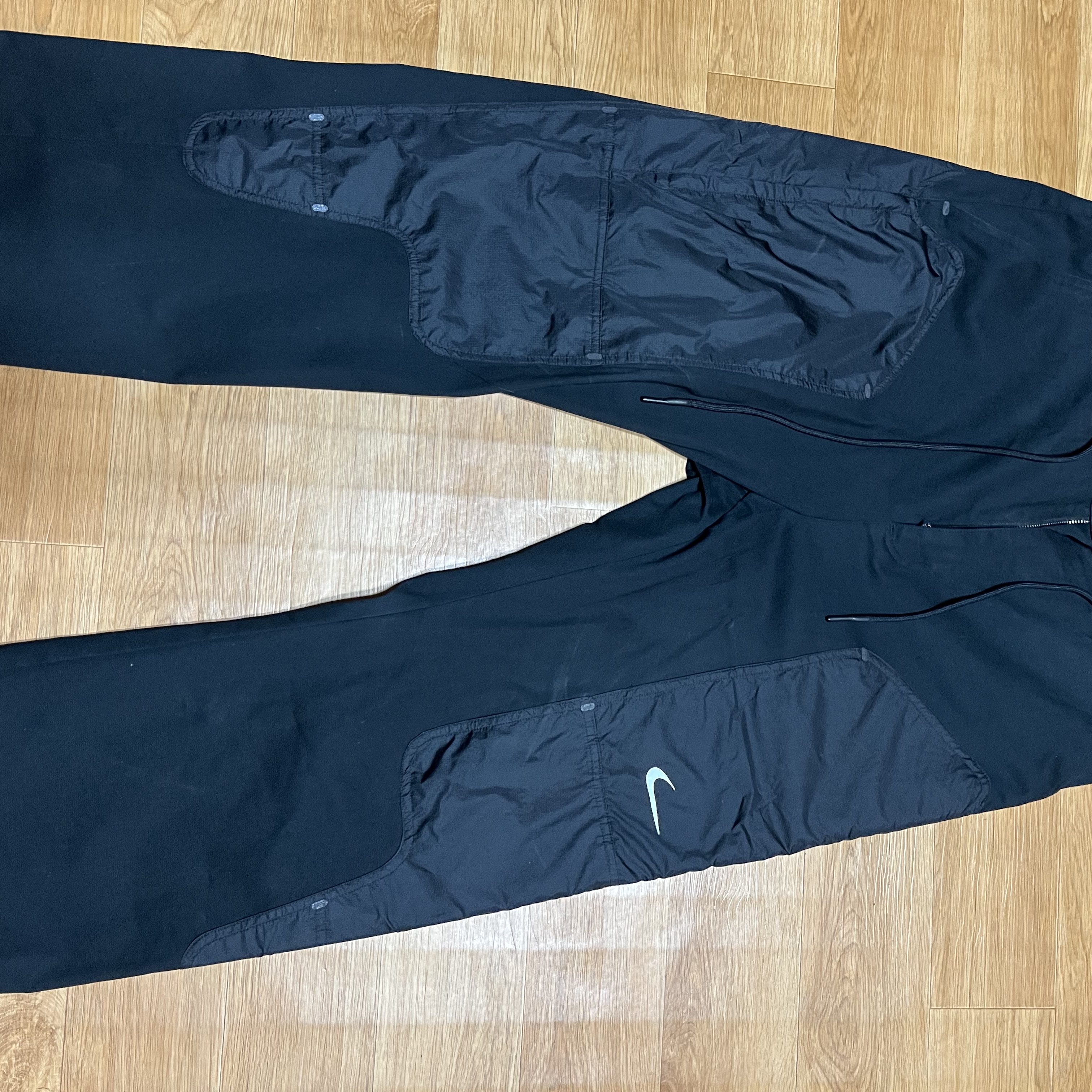 Nike x Off-White NRG Pants Black, Zara x Ader Error Jogger Pants Dark Anthracite Grey 착용 스타일 - 1