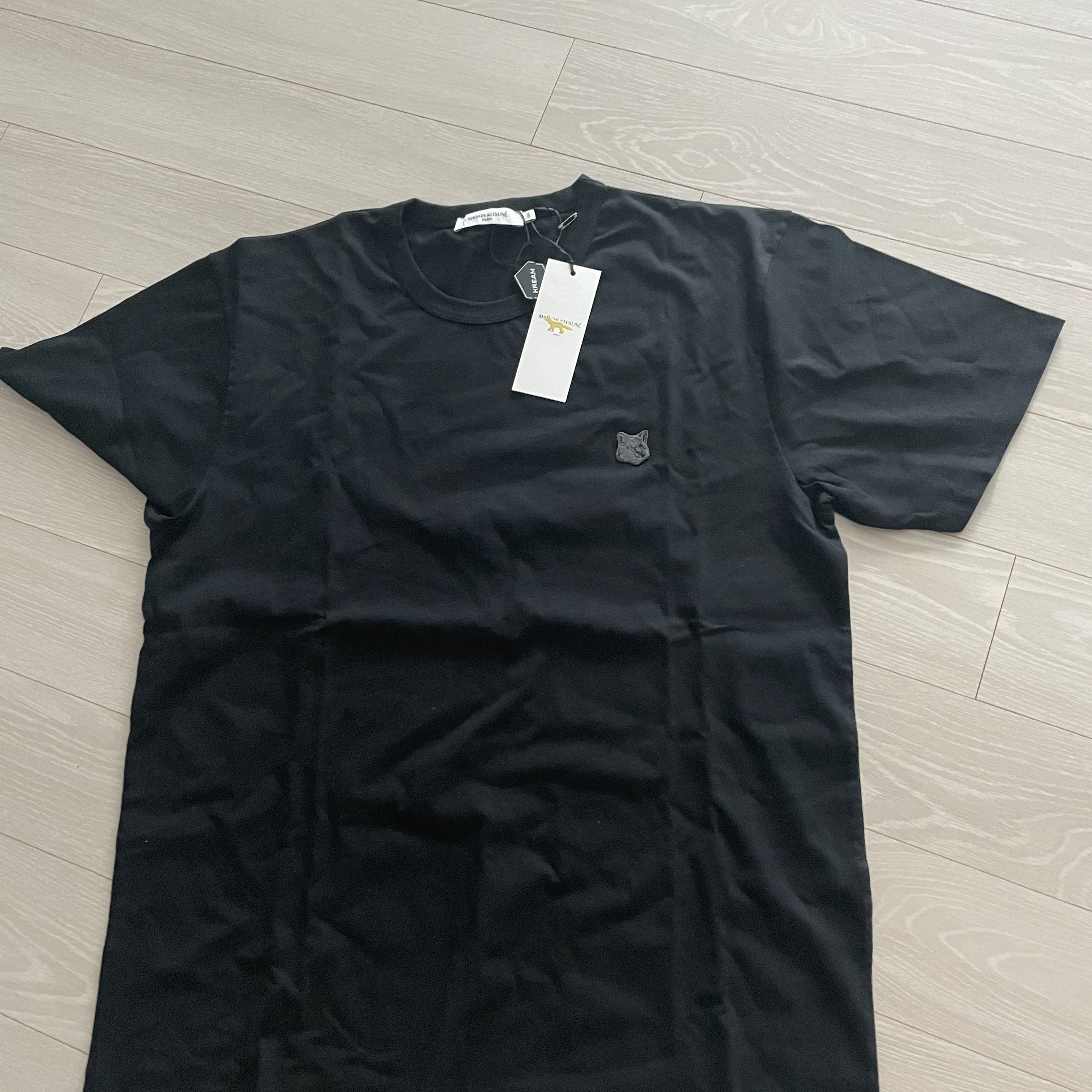 Maison Kitsune Monochrome Fox Head Classic T-Shirt Black 착용 스타일 - 1