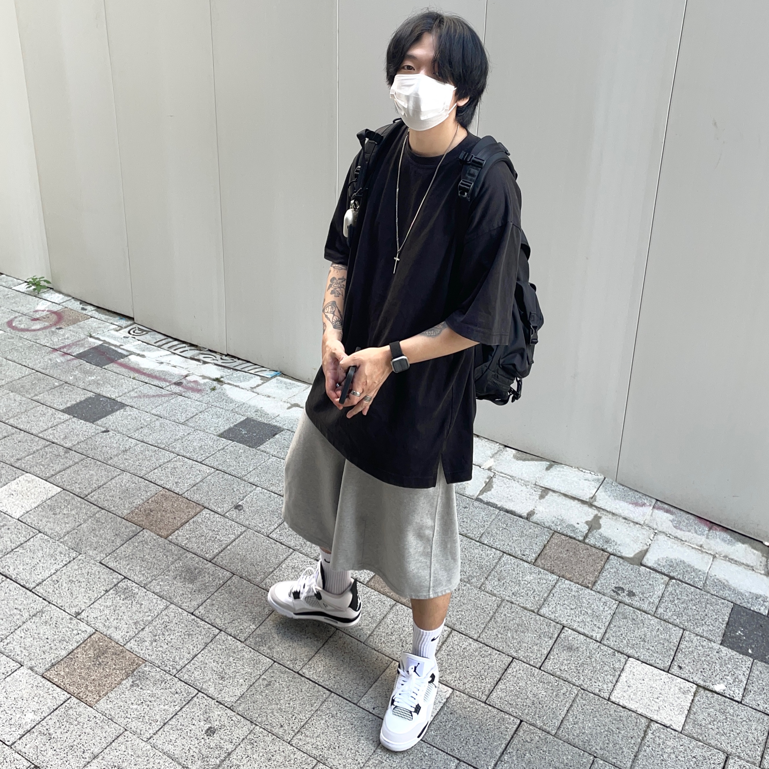 Jordan 4 Retro White and Black 착용 스타일