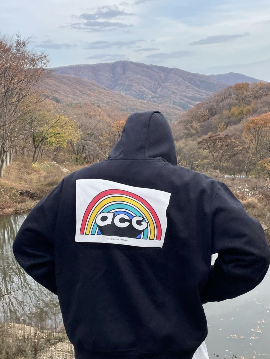 Nike ACG Graphic Pullover Hoodie Black - Asia, Nike ACG Smith Summit Cargo Pants Dark Smoke Grey - Asia 착용 스타일 - 4