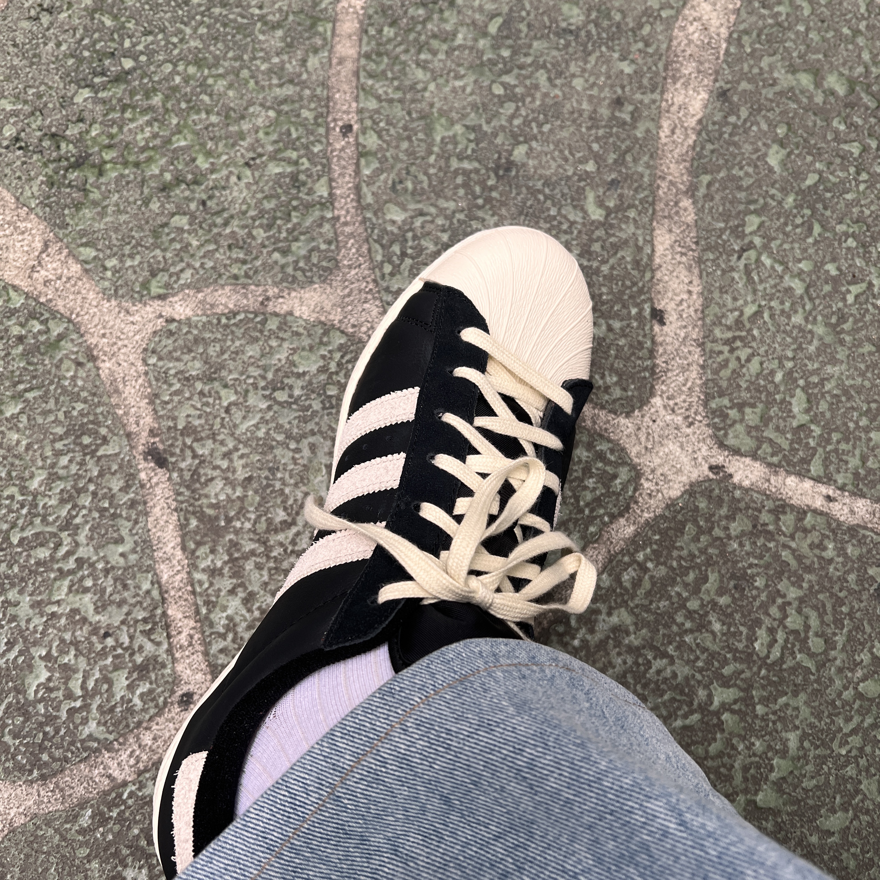 Adidas Superstar 82 Black White ์ฐฉ์ฉ ์คํ์ผ - 3