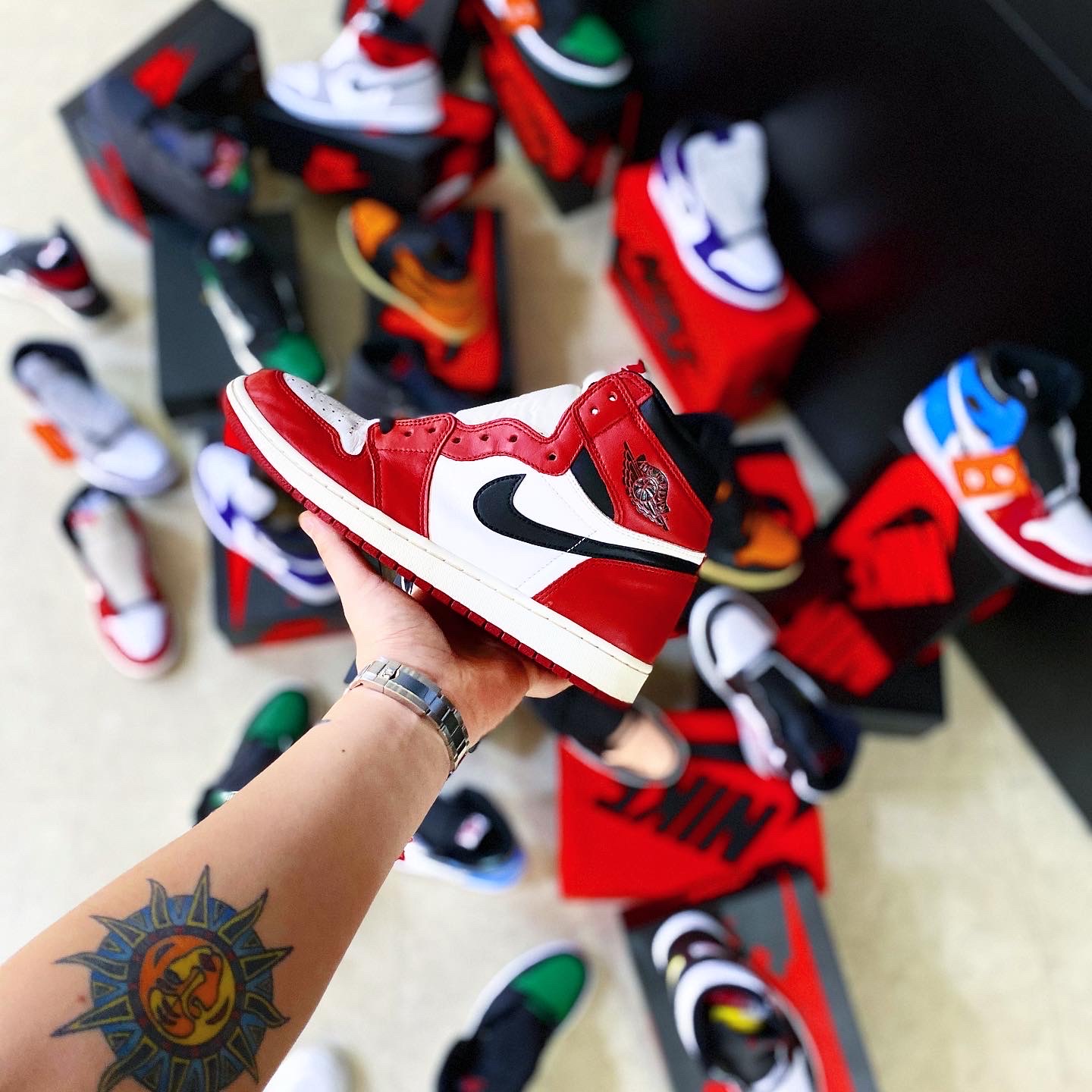 Jordan 1 Retro High OG Chicago 2015, Jordan 1 Retro High OG Pine Green Black 착용 스타일 - 2