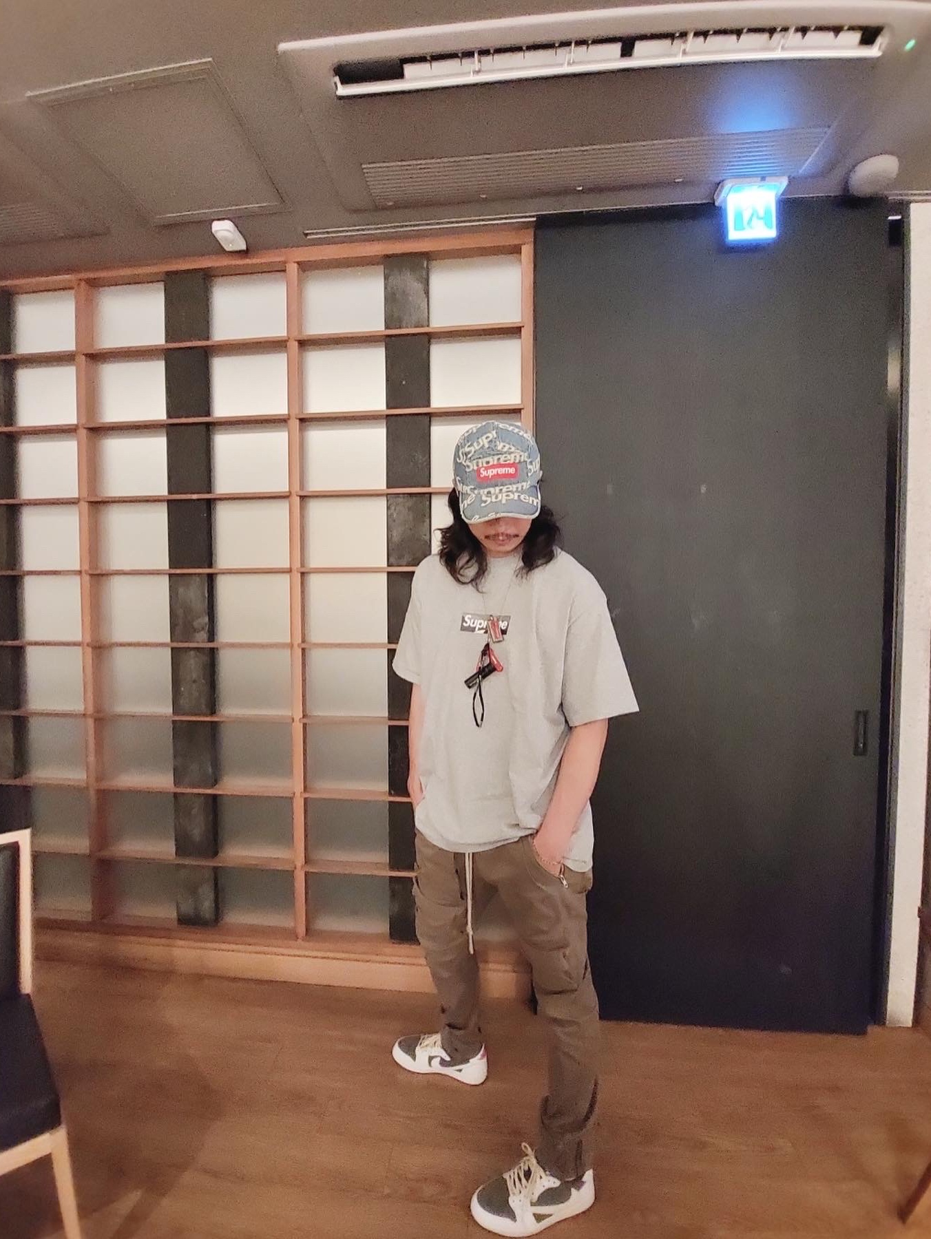 Supreme x Emilio Pucci Box Logo T-Shirt Heather Grey Black - 21SS, Supreme Frayed Logos Denim Camp Cap Blue - 21SS 착용 스타일 - 3