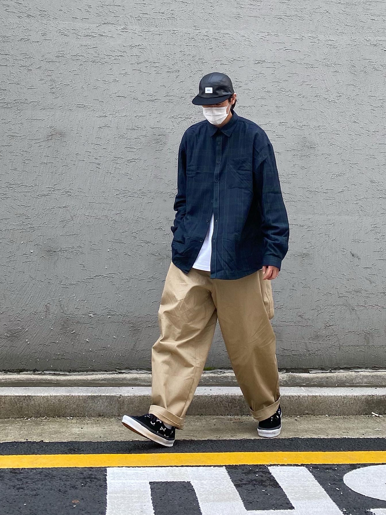 Vans Vault x WTAPS OG Era LX Black 착용 스타일 - 1