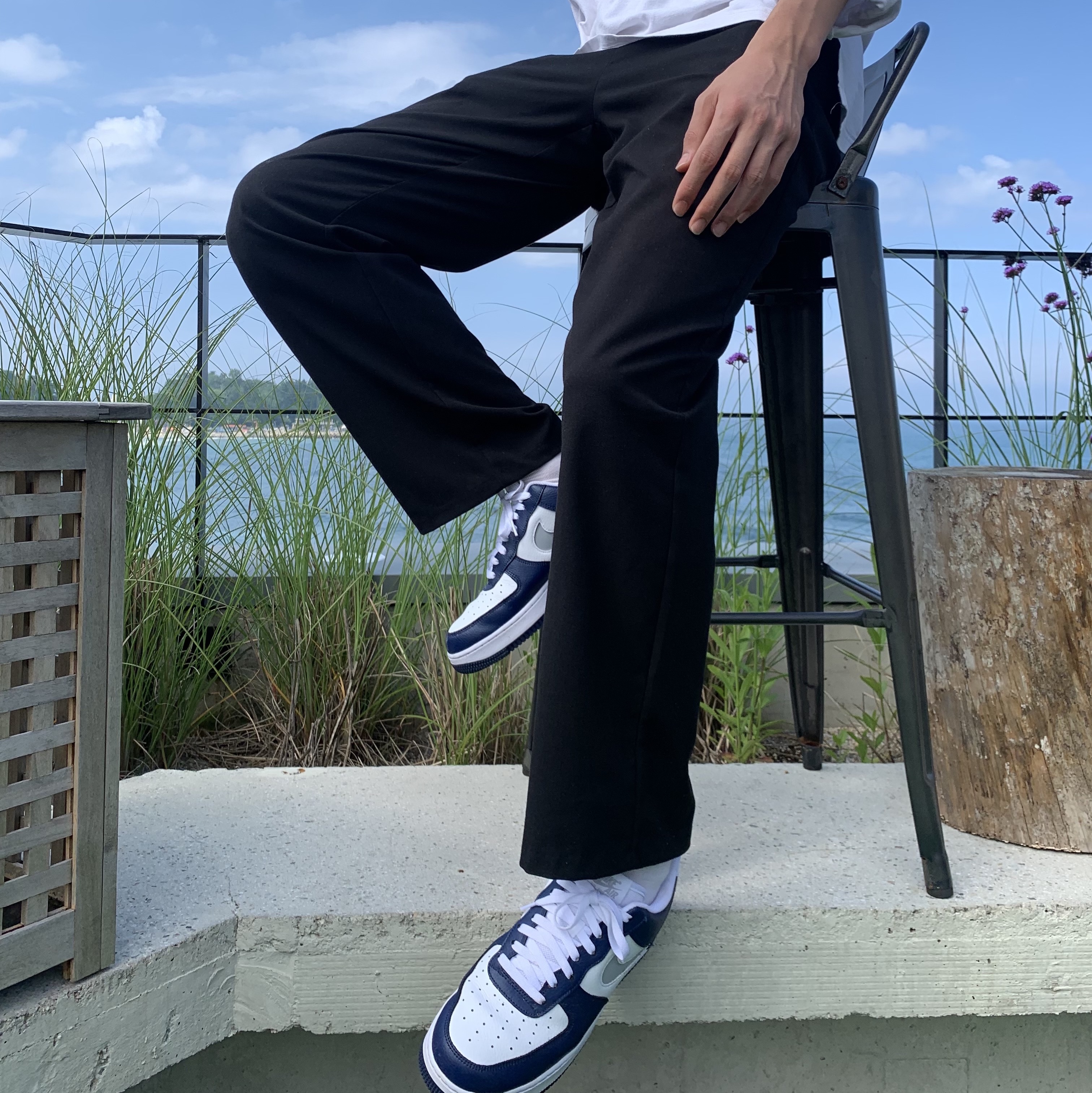 Nike Air Force 1 '07 Cut Out Swoosh Midnight Navy 착용 스타일