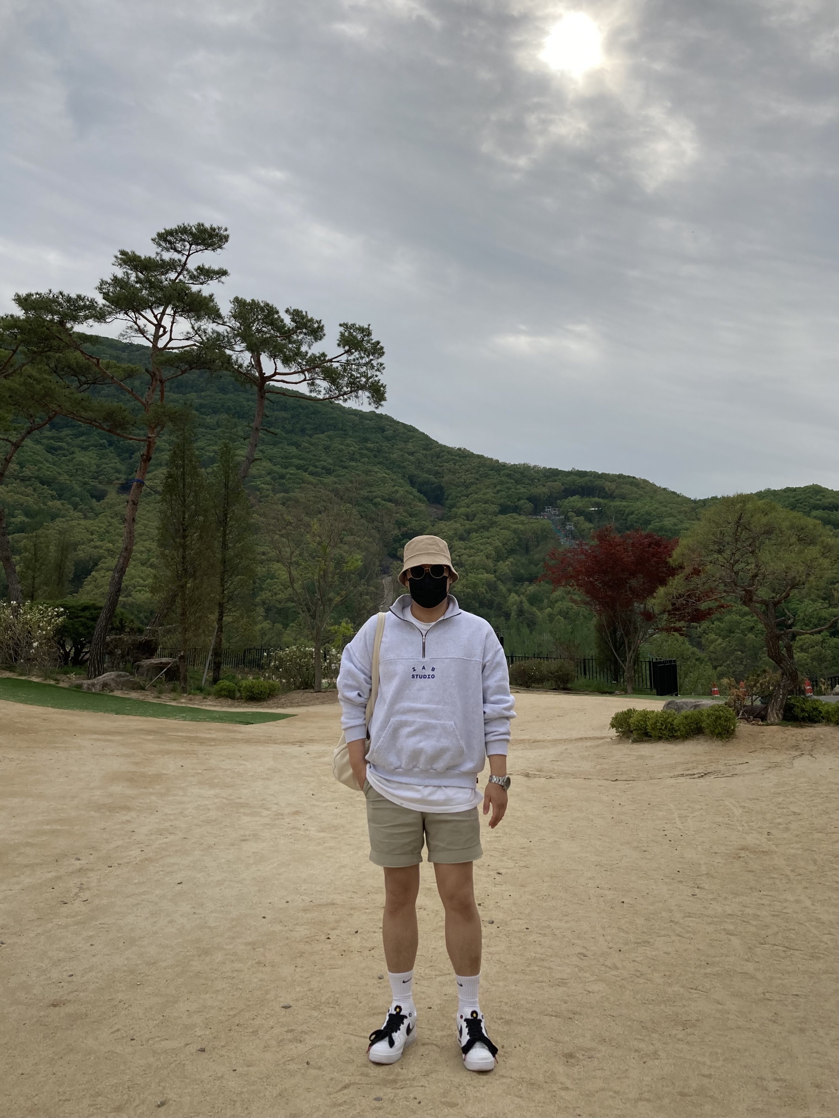 IAB Studio Half Zip Pullover Light Gray, Nike x Peaceminusone Air Force 1 Low Para-Noise 2.0 착용 스타일 - 2