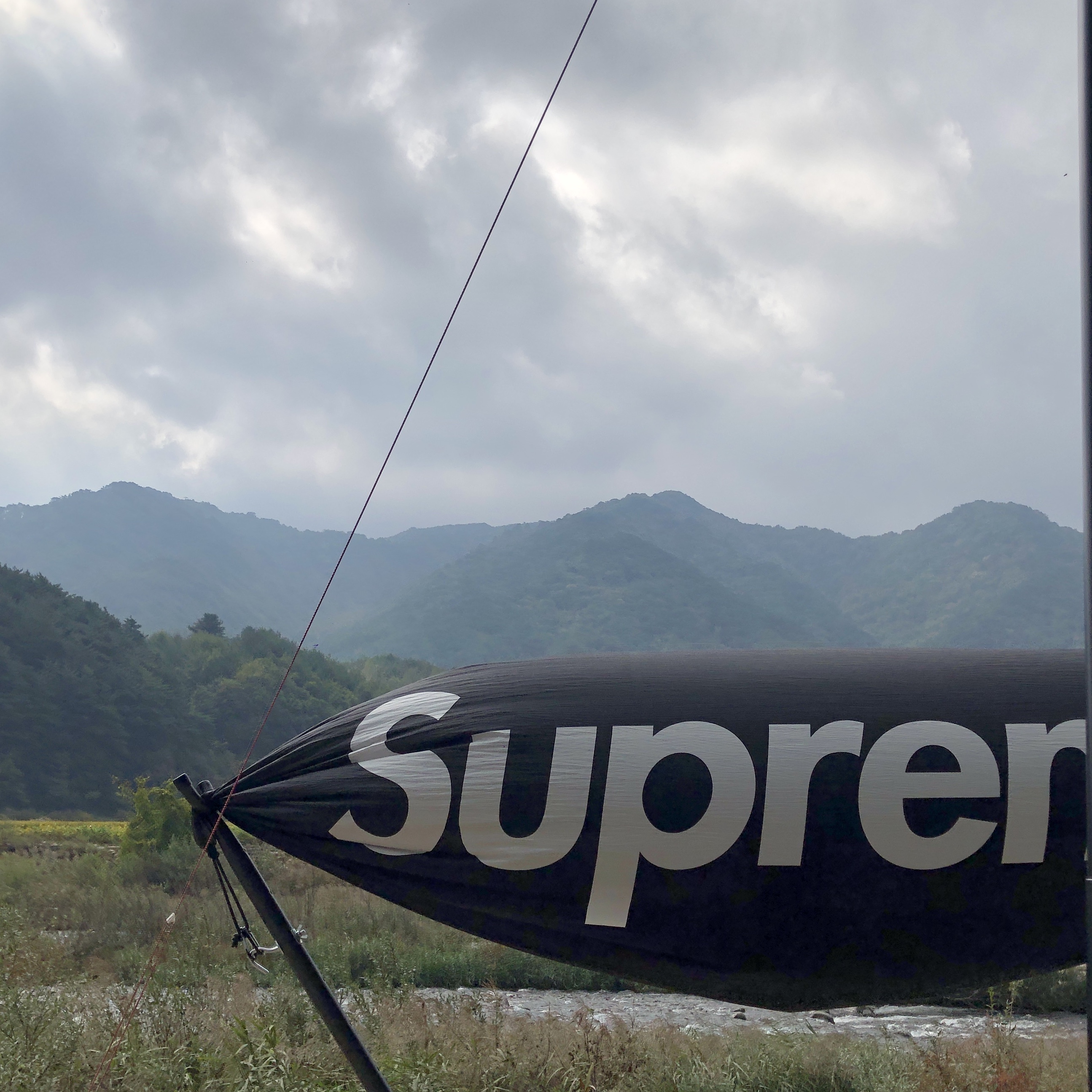 Supreme ENO Double Nest Hammock Black - 19SS 착용 스타일