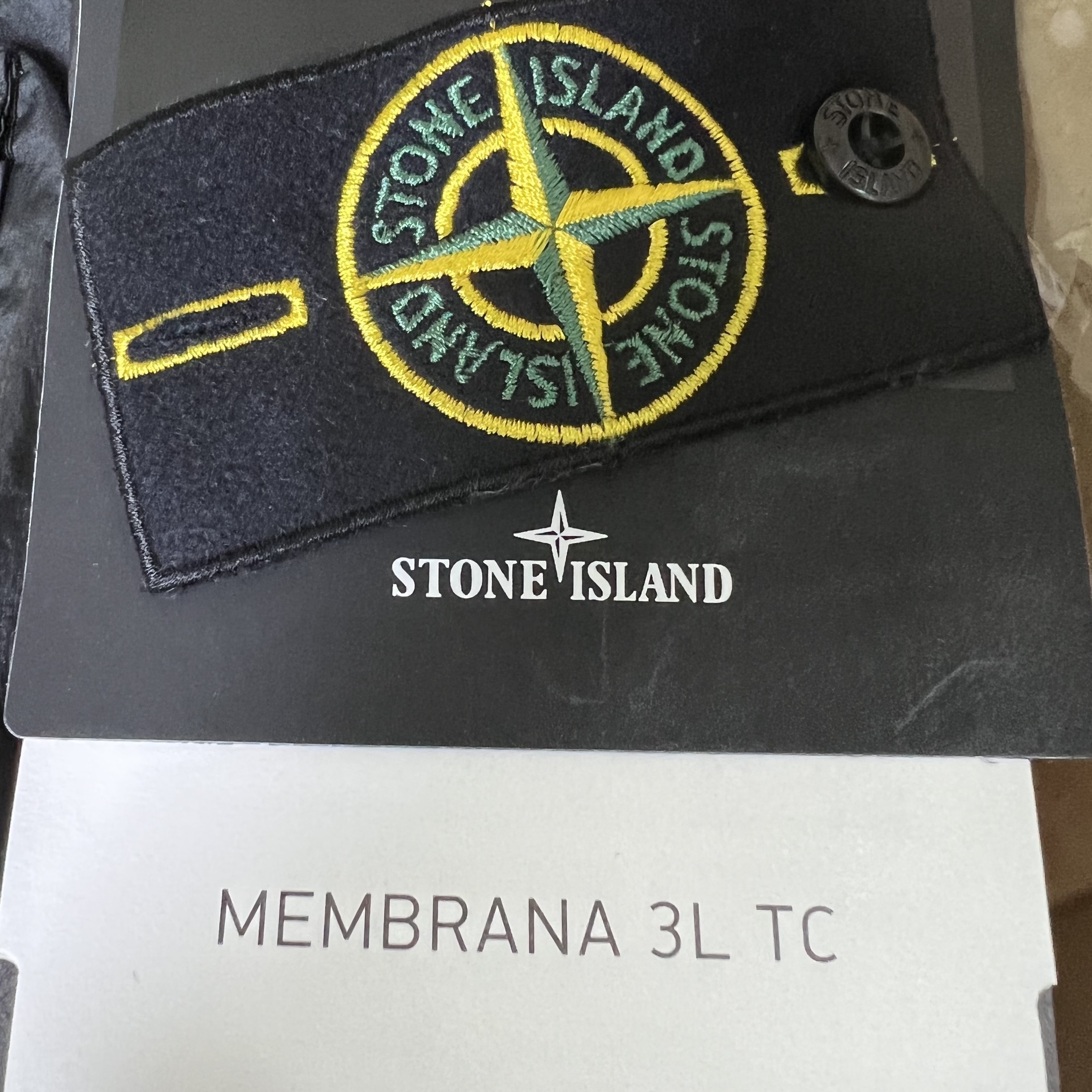 Stone Island 40223 Membrana 3L TC Garment Dyed Hooded Jacket Black - 22SS 착용 스타일 - 1