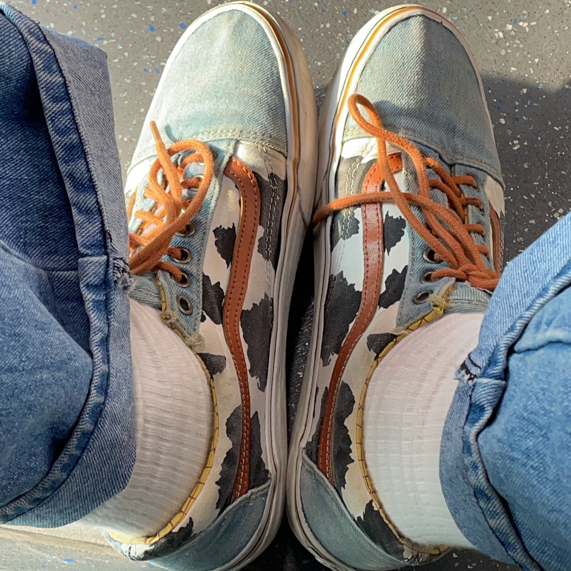 Vans x Toy Story Old Skool Woody 착용 스타일 - 2