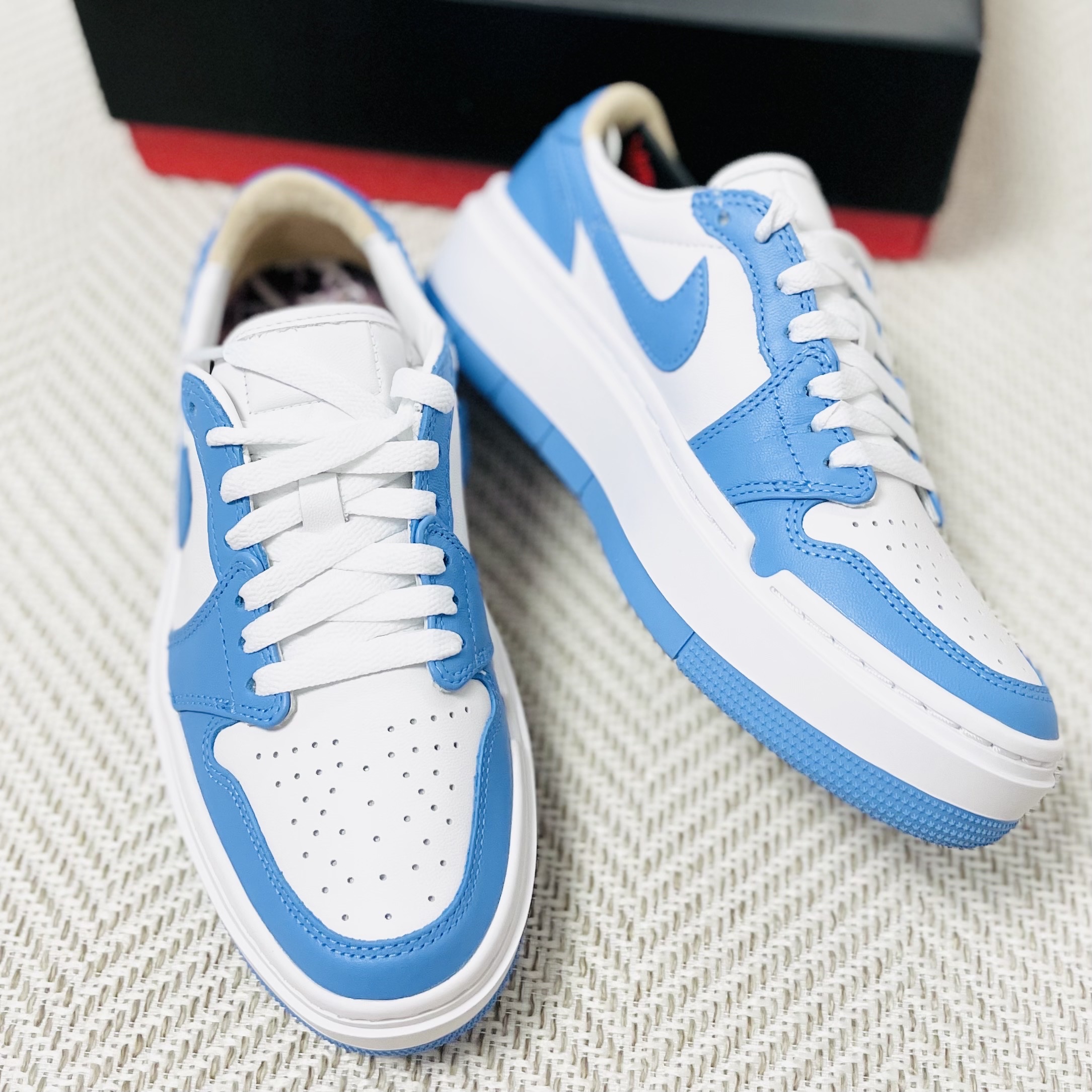 (W) Jordan 1 Elevate Low SE University Blue 착용 스타일 - 2