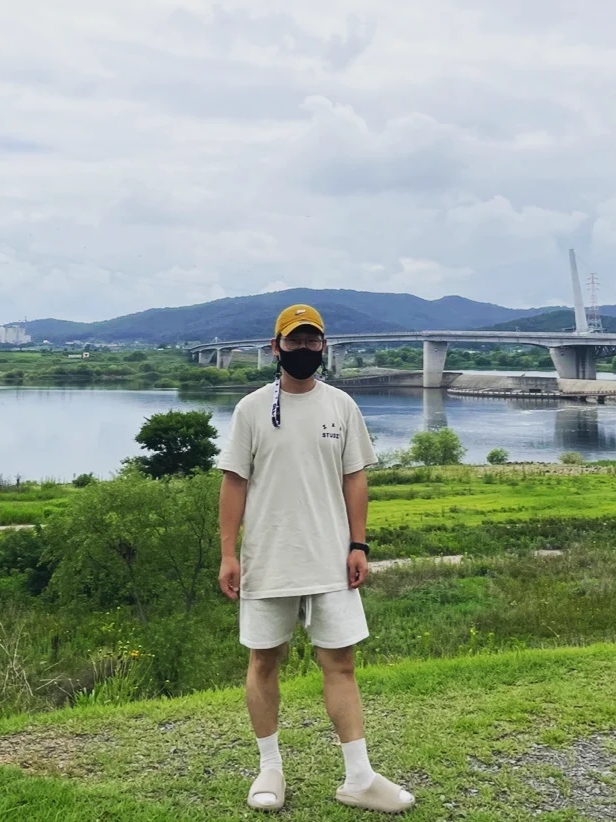 IAB Studio Pigment T-Shirt Oatmeal, Essentials 1977 Shorts Light Oatmeal - 22SS 착용 스타일 - 1