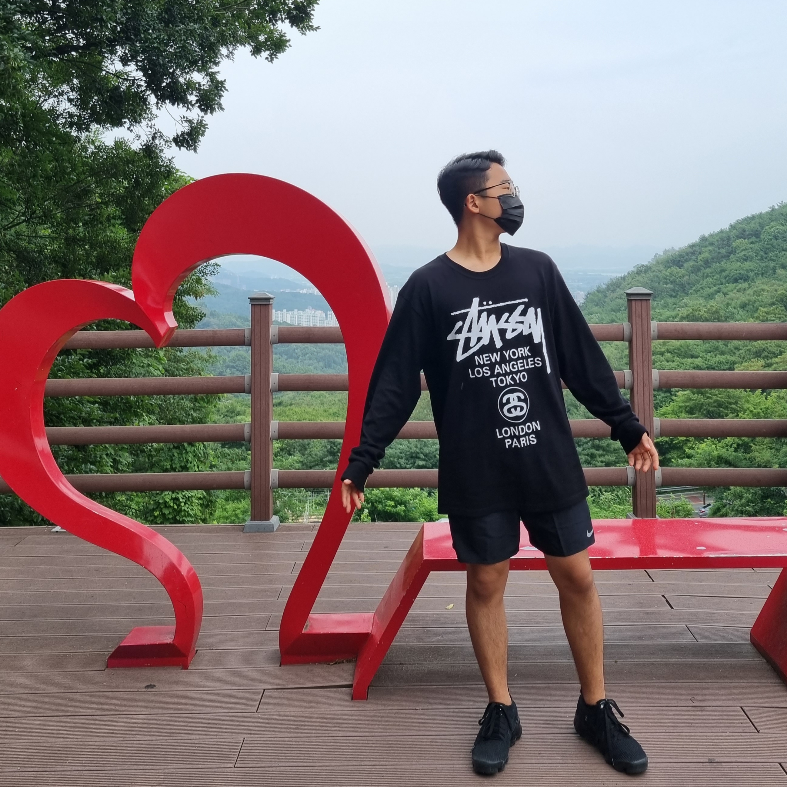 Stussy World Tour LS T-Shirt Black, Nike Air VaporMax Flyknit 3.0 Triple Black 착용 스타일 - 1