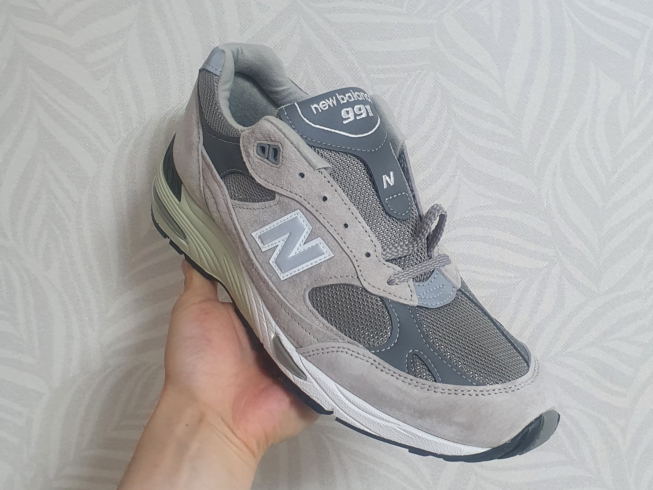 New Balance 991 Made in UK Grey, New Balance 992 Made in USA Grey - D Standard 착용 스타일 - 2