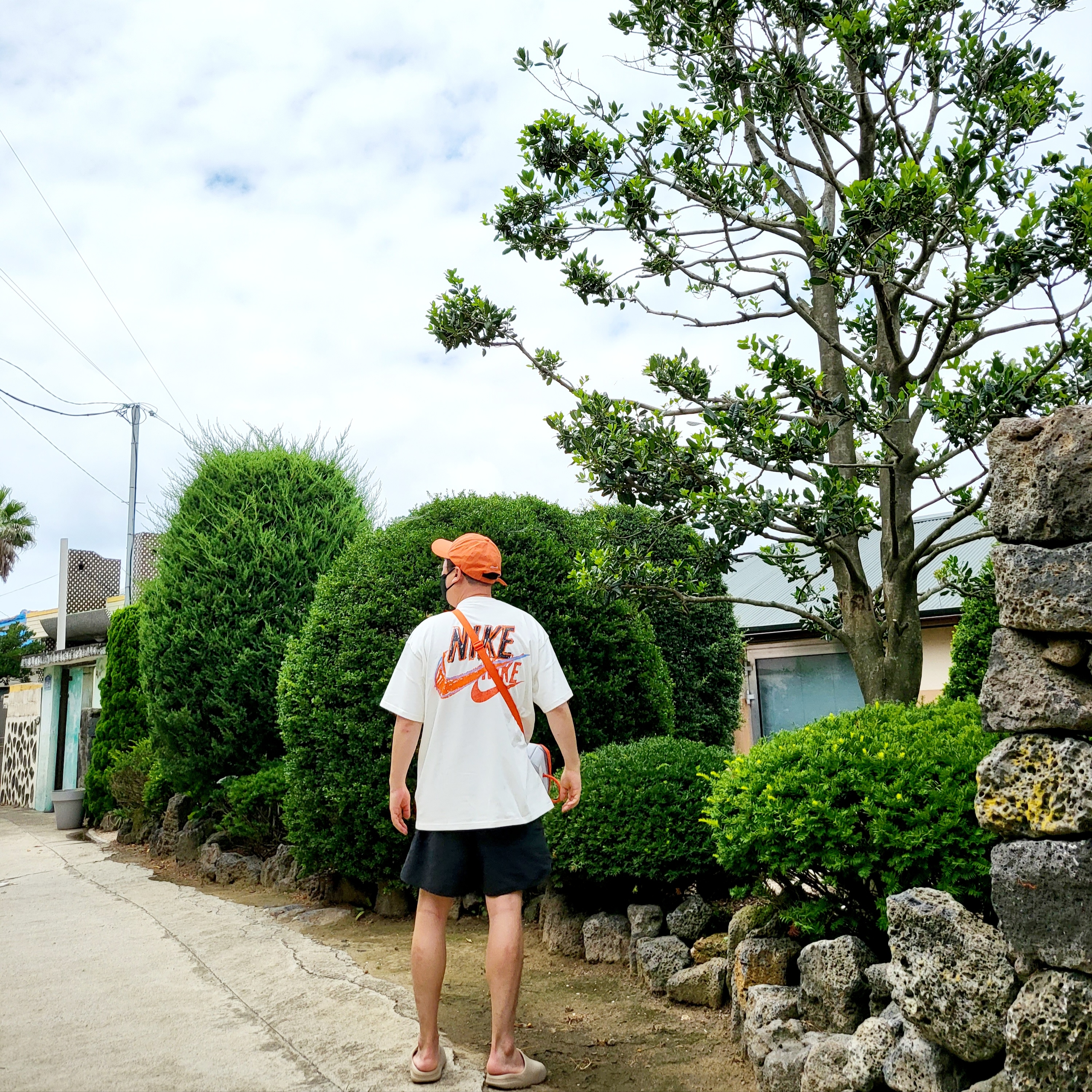 Nike M NRG Dunk '85 T-Shirt Sail - US/EU, Essentials Volley Shorts Black - 21SS 착용 스타일 - 1