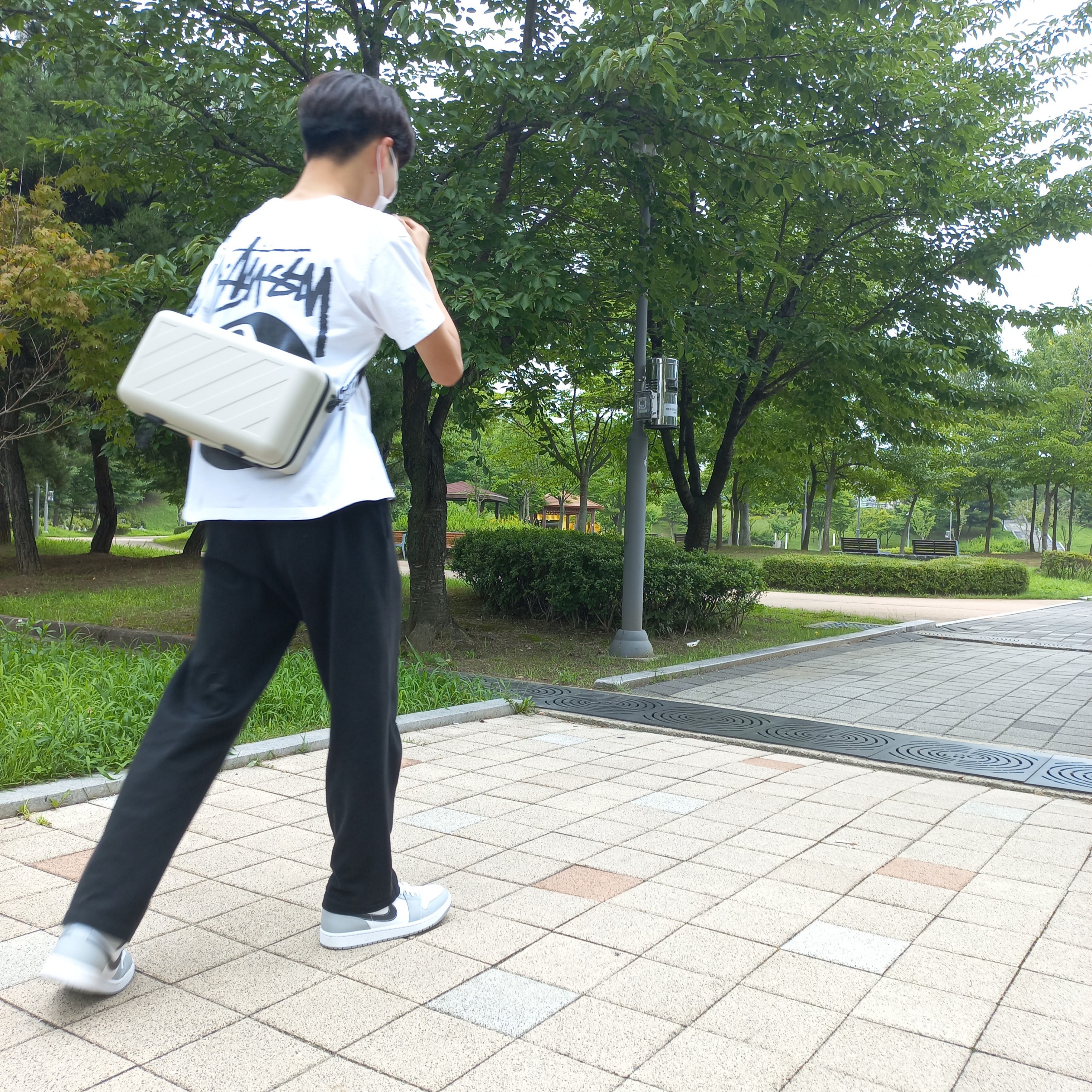 Stussy 8 Ball T-Shirt White - 22SS, Off-White x Amore Pacific Protection Box (Without Cosmetics) 착용 스타일
