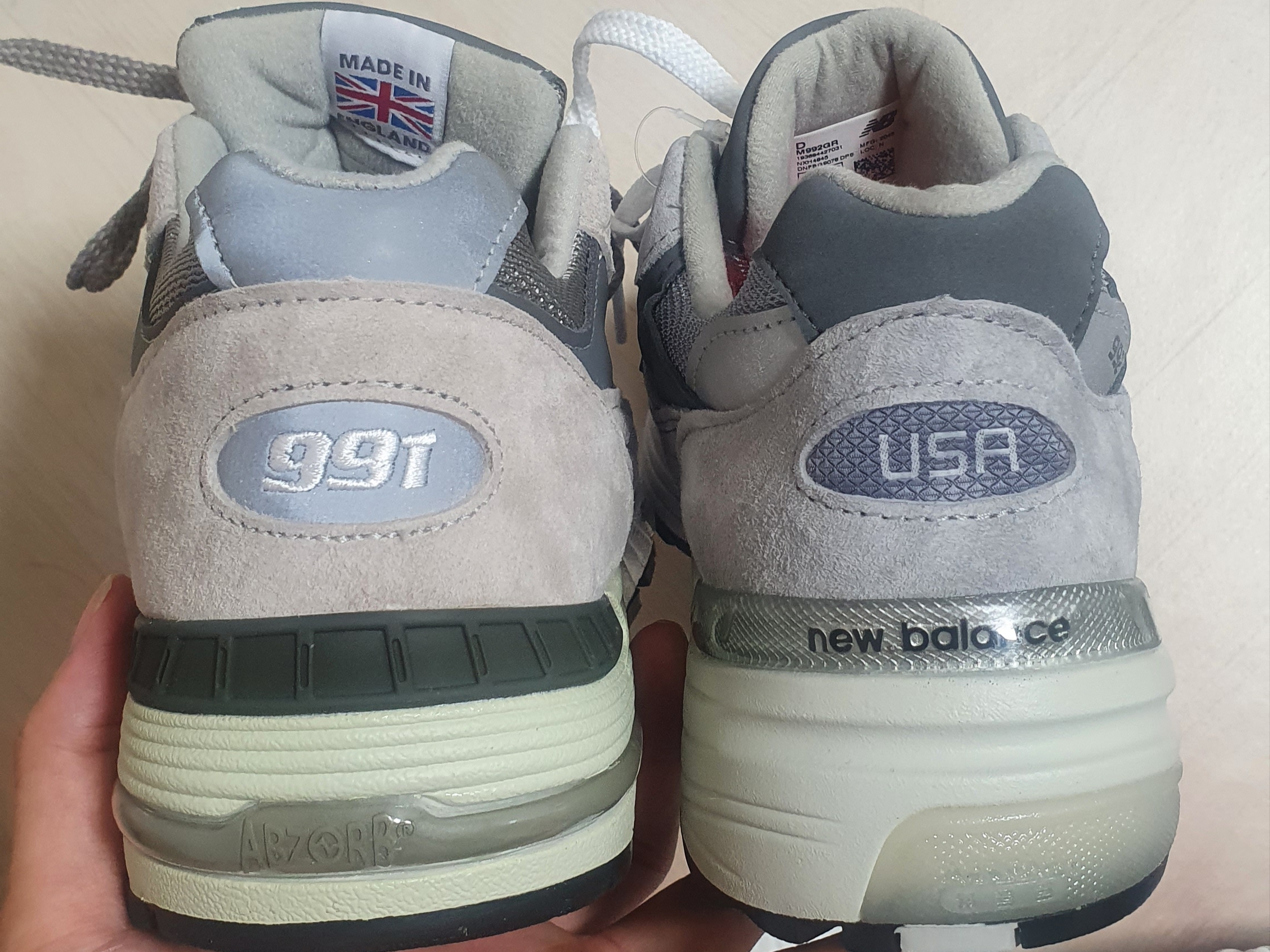 New Balance 991 Made in UK Grey, New Balance 992 Made in USA Grey - D Standard 착용 스타일 - 4