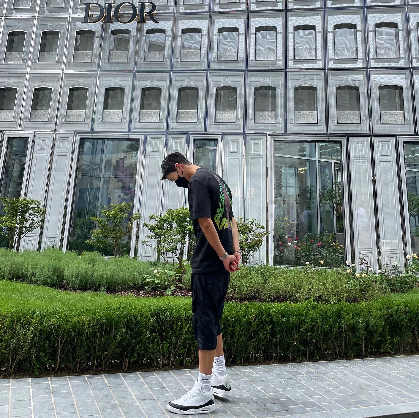 Jordan 3 x Fragment Retro SP White Black, Palace Rolls P3 T-Shirt Black - 19FW 착용 스타일