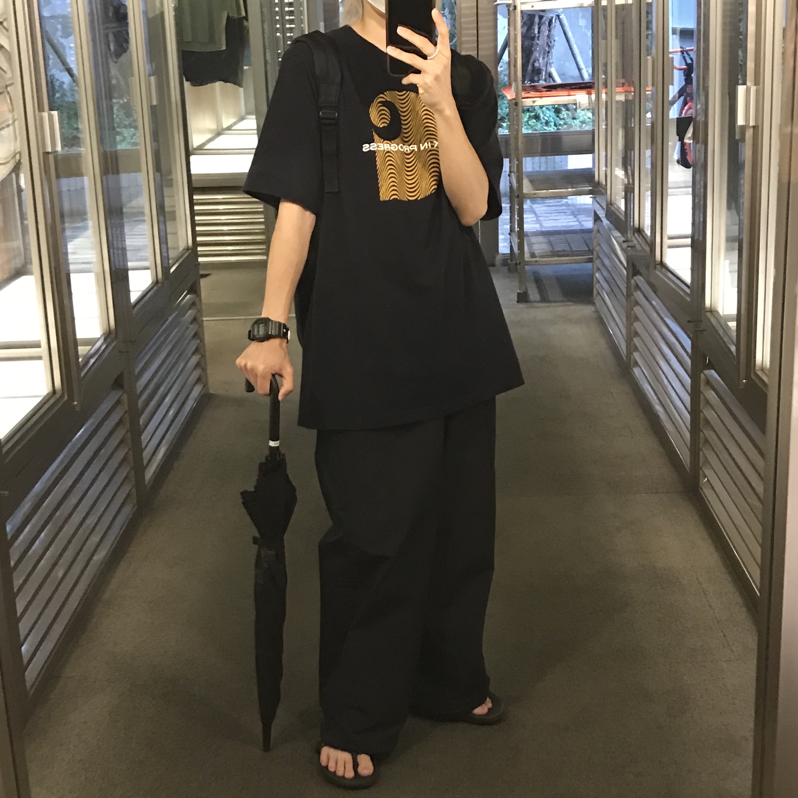 Oofos OOriginal Black 착용 스타일
