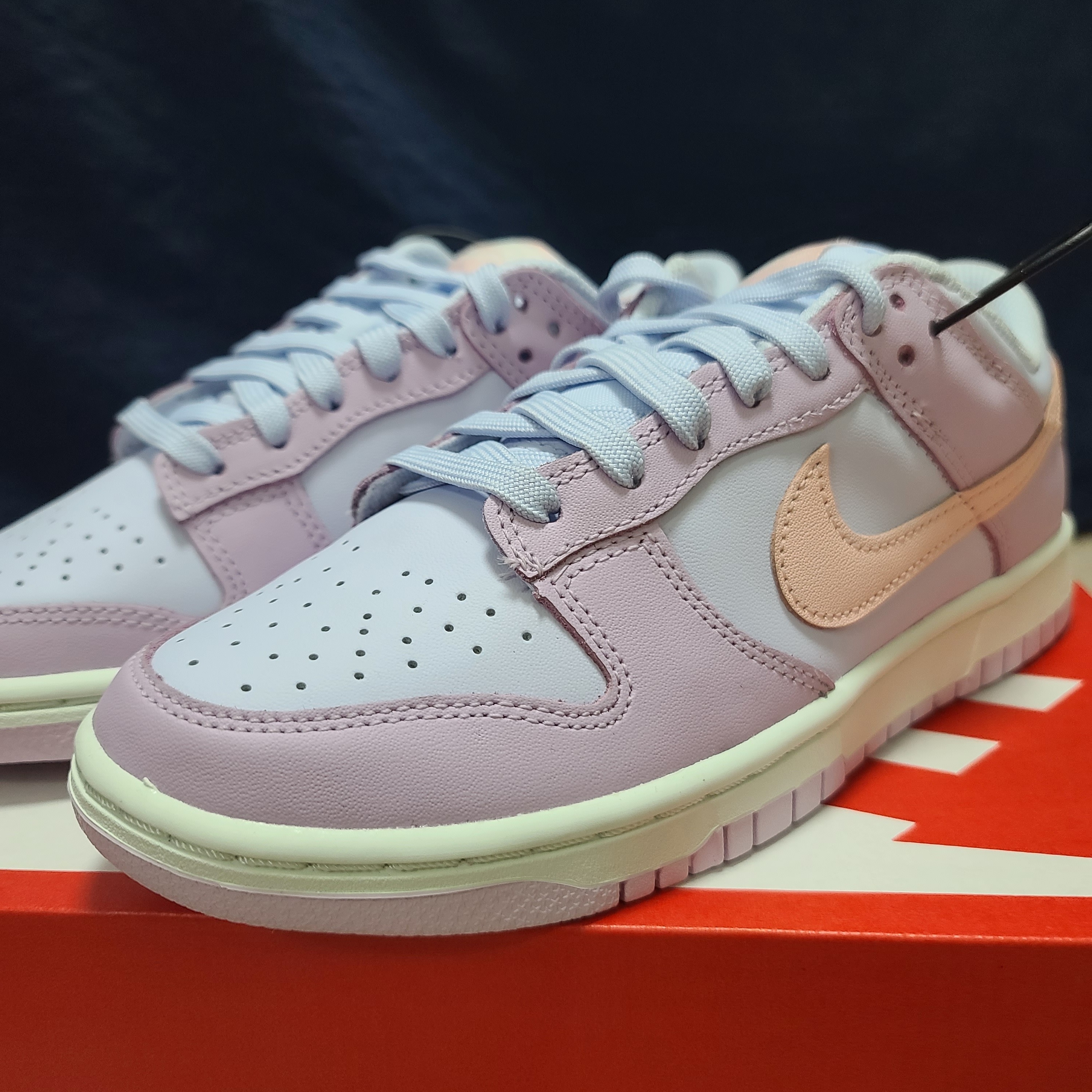 (W) Nike Dunk Low Atmosphere Pink 착용 스타일 - 3