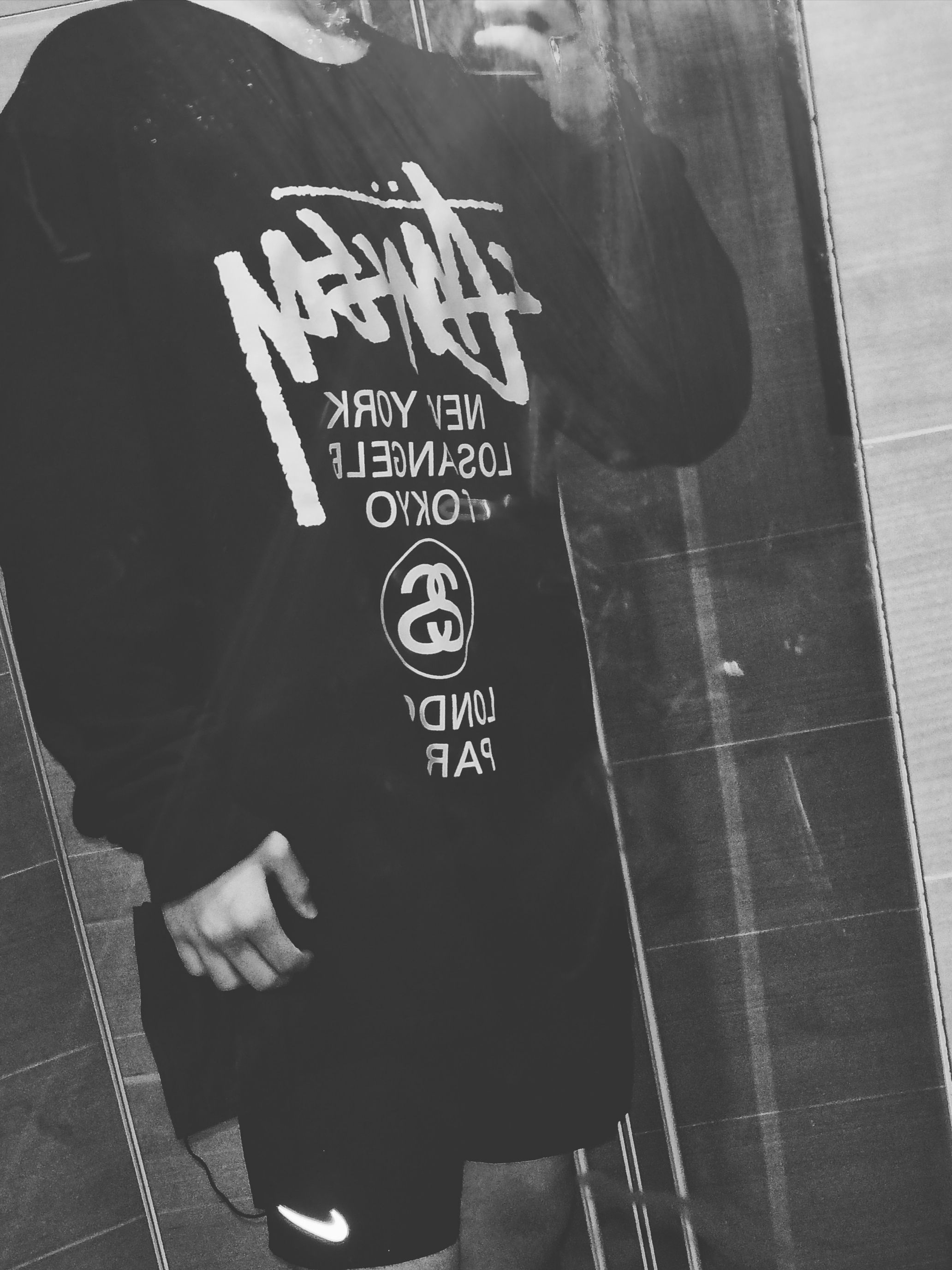 Stussy World Tour LS T-Shirt Black 착용 스타일