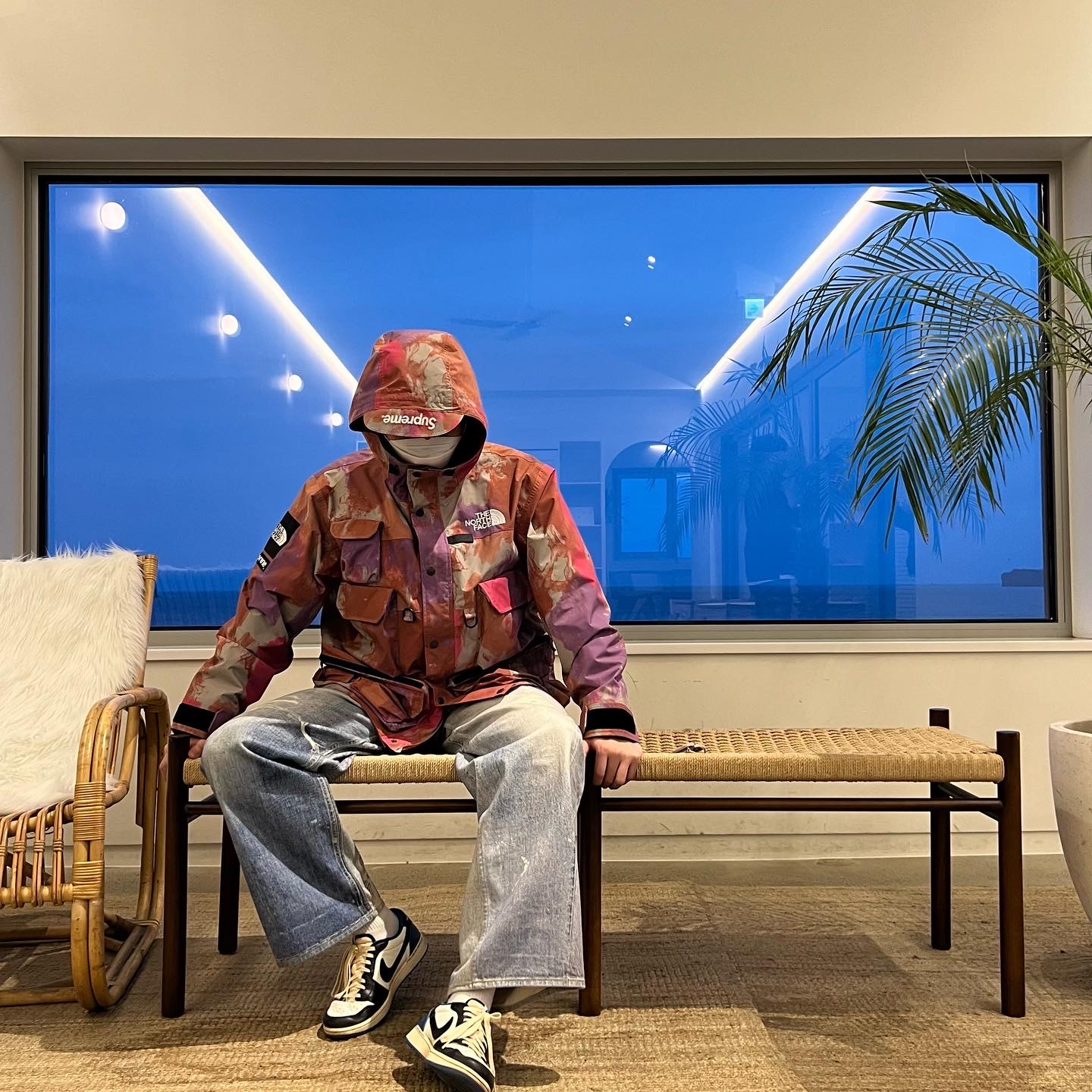 Supreme x The North Face Cargo Jacket Multi-Color - 20SS, Jordan 1 x Travis Scott x Fragment Retro Low OG SP Military Blue 착용 스타일