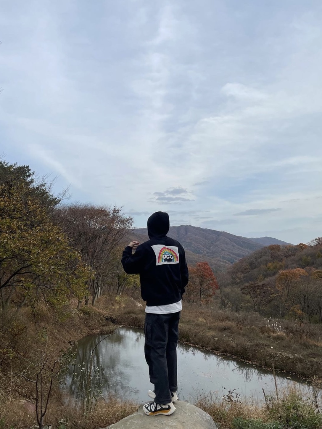 Nike ACG Graphic Pullover Hoodie Black - Asia, Nike ACG Smith Summit Cargo Pants Dark Smoke Grey - Asia 착용 스타일 - 5