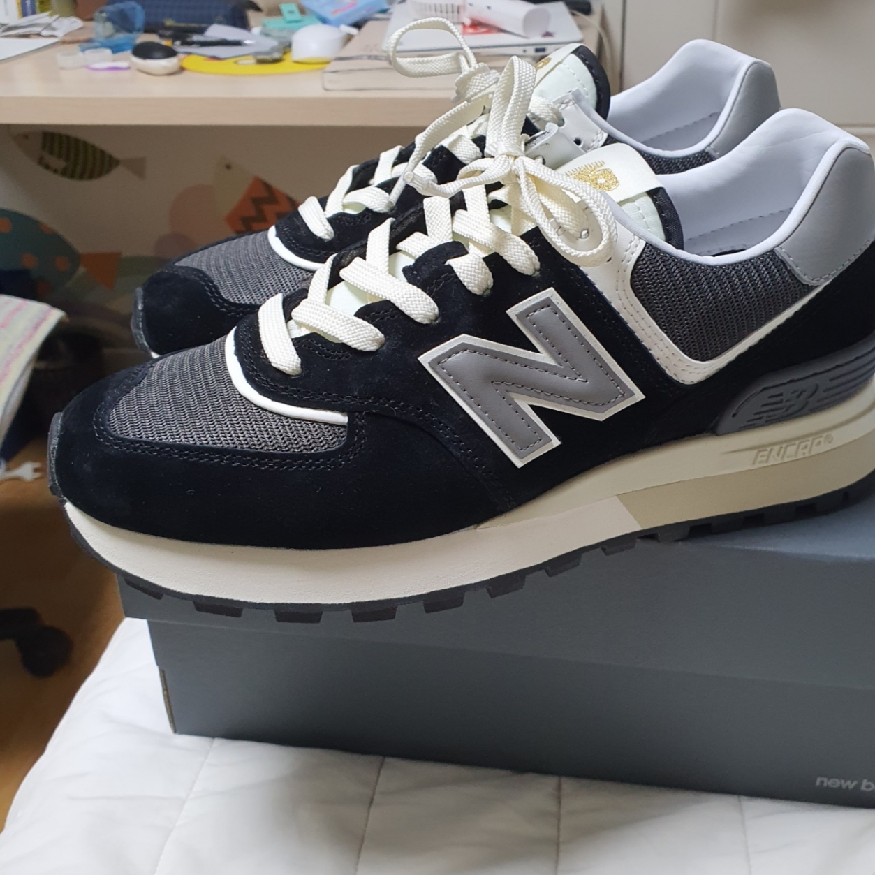 New Balance 574 Legacy Black 착용 스타일 - 3