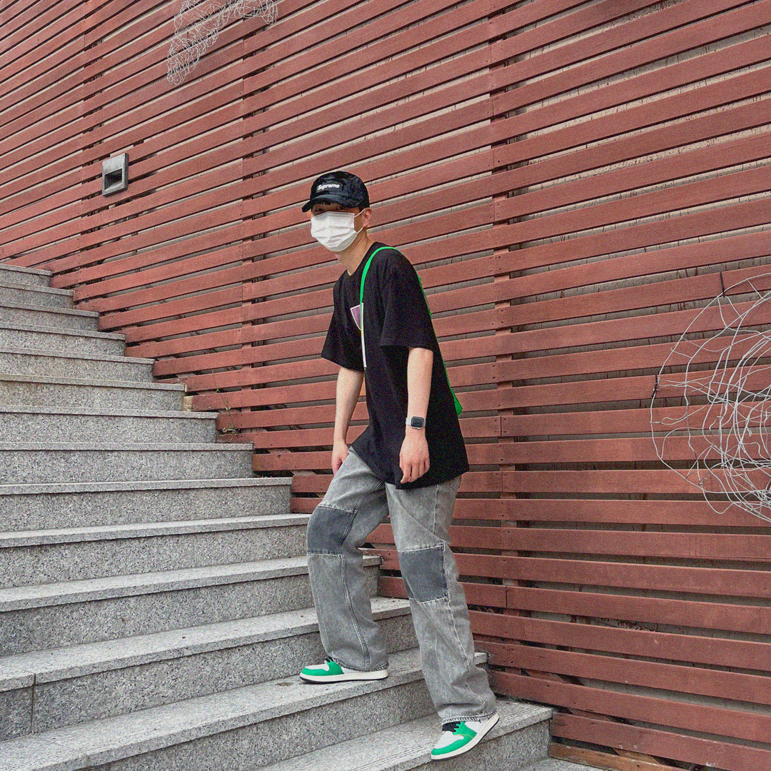 (W) Jordan 1 Retro High OG Lucky Green, Bottega Veneta Mini Leather Cassette Parakeet 착용 스타일