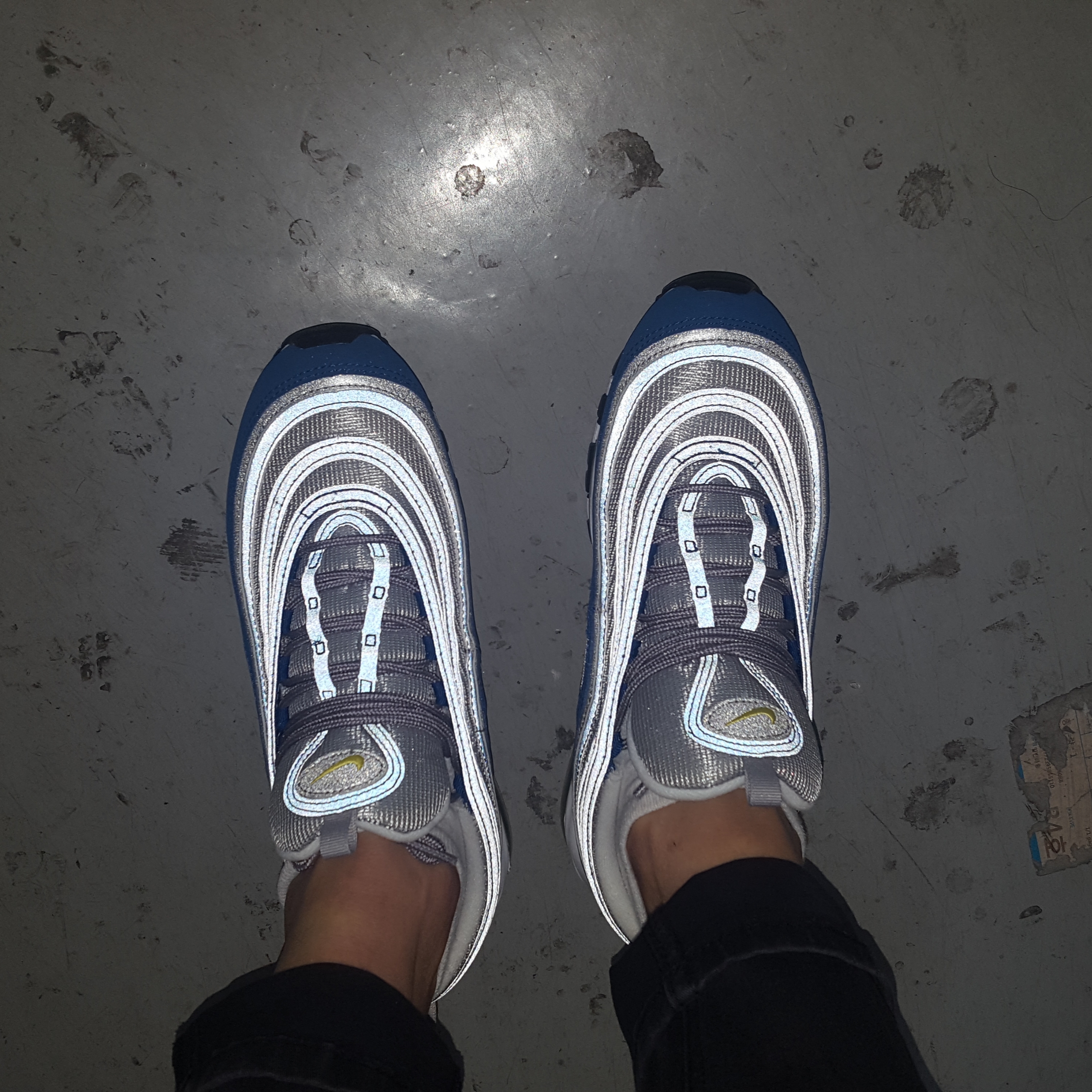 Nike Air Max 97 OG Royal Neon 착용 스타일 - 1