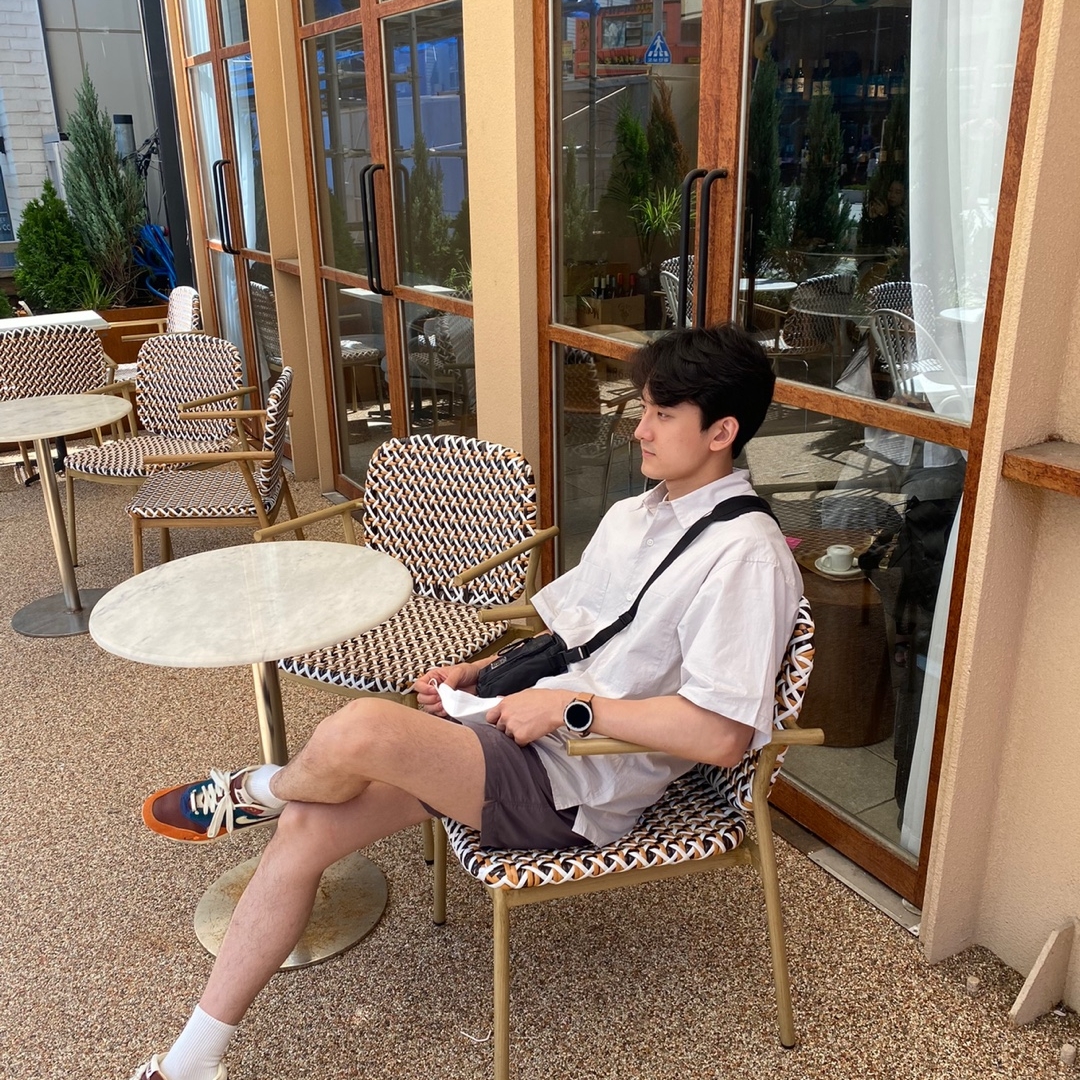 Nike x Kasina Air Max 1 SP Won-Ang Orange, Acne Studios Arvel Crossbody Face Bag Black 착용 스타일