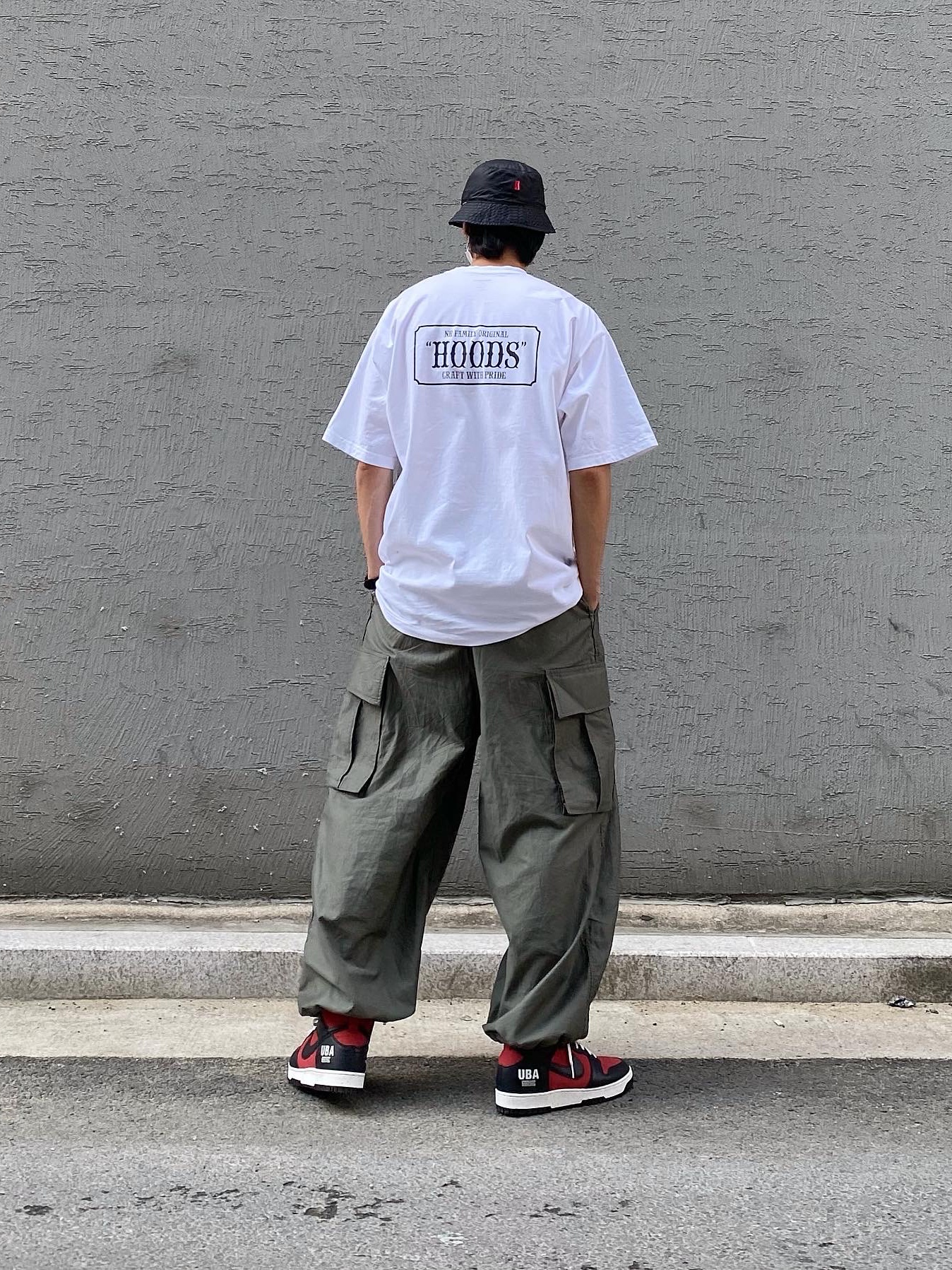 Nike x Undercover Dunk High 1985 Gym Red, Supreme x The North Face Snakeskin Packable Reversible Crusher Black - 18SS 착용 스타일 - 3