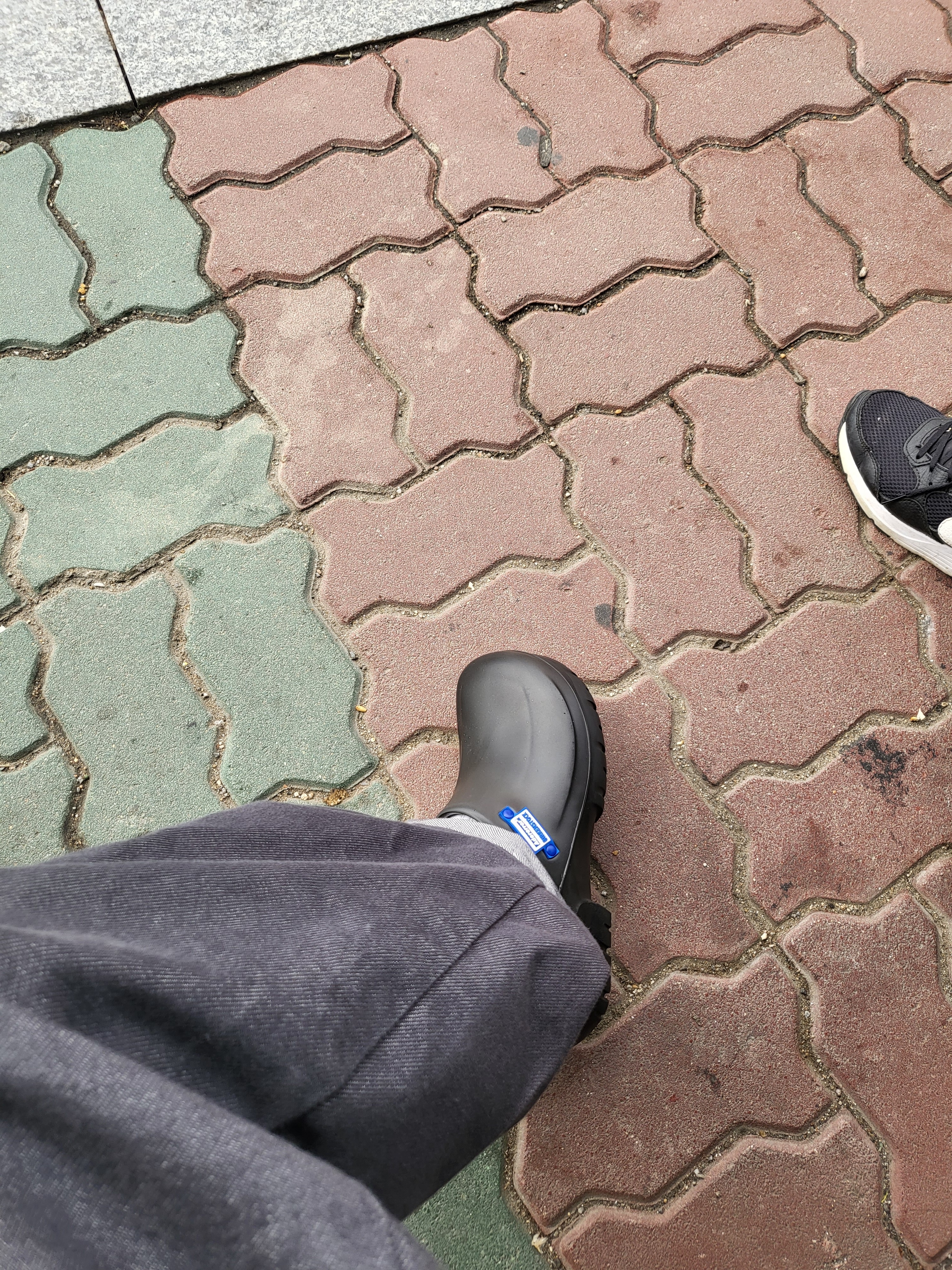 Birkenstock x Ader Error A630 Black 착용 스타일 - 1
