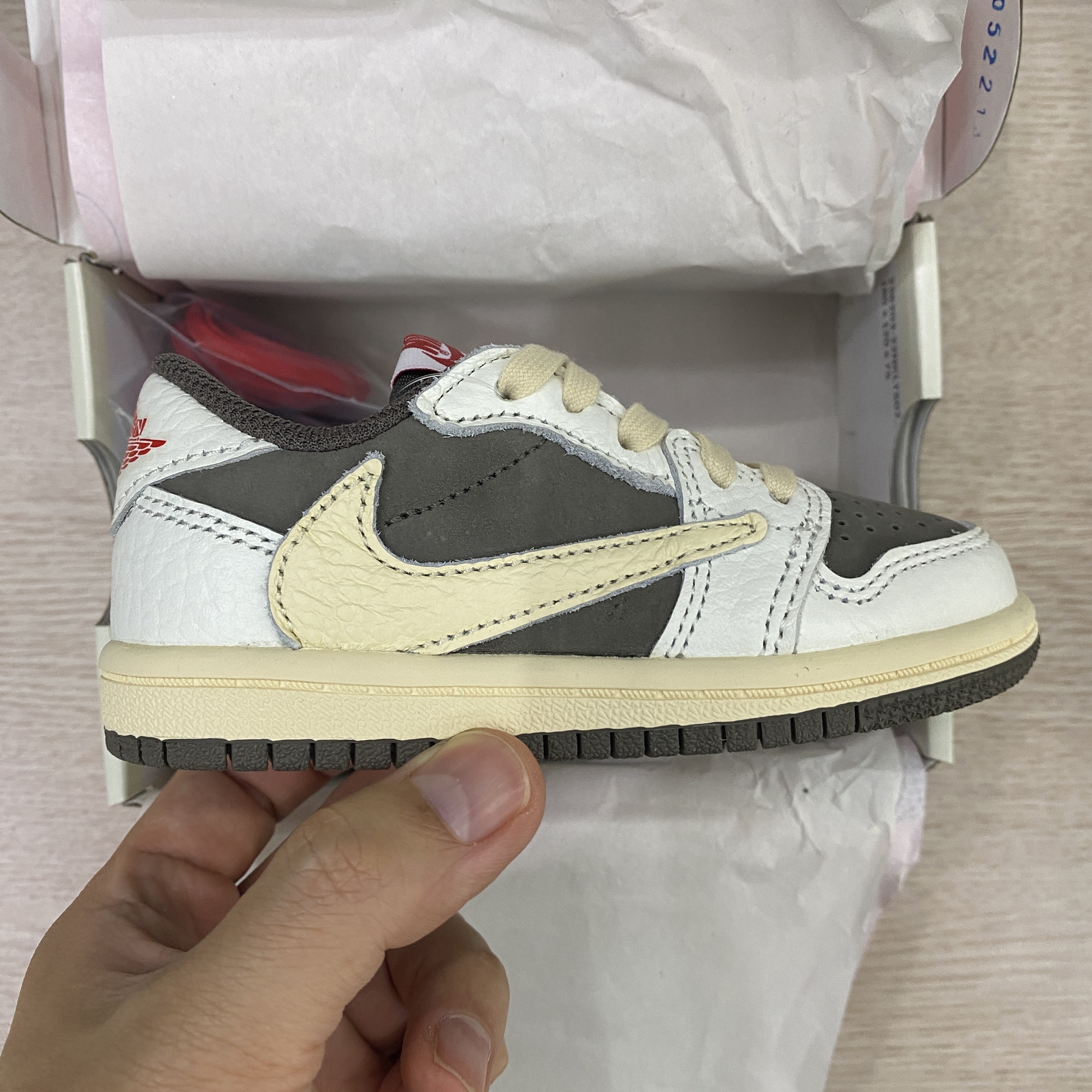 (TD) Jordan 1 x Travis Scott Retro Low OG SP Sail and Ridgerock 착용 스타일