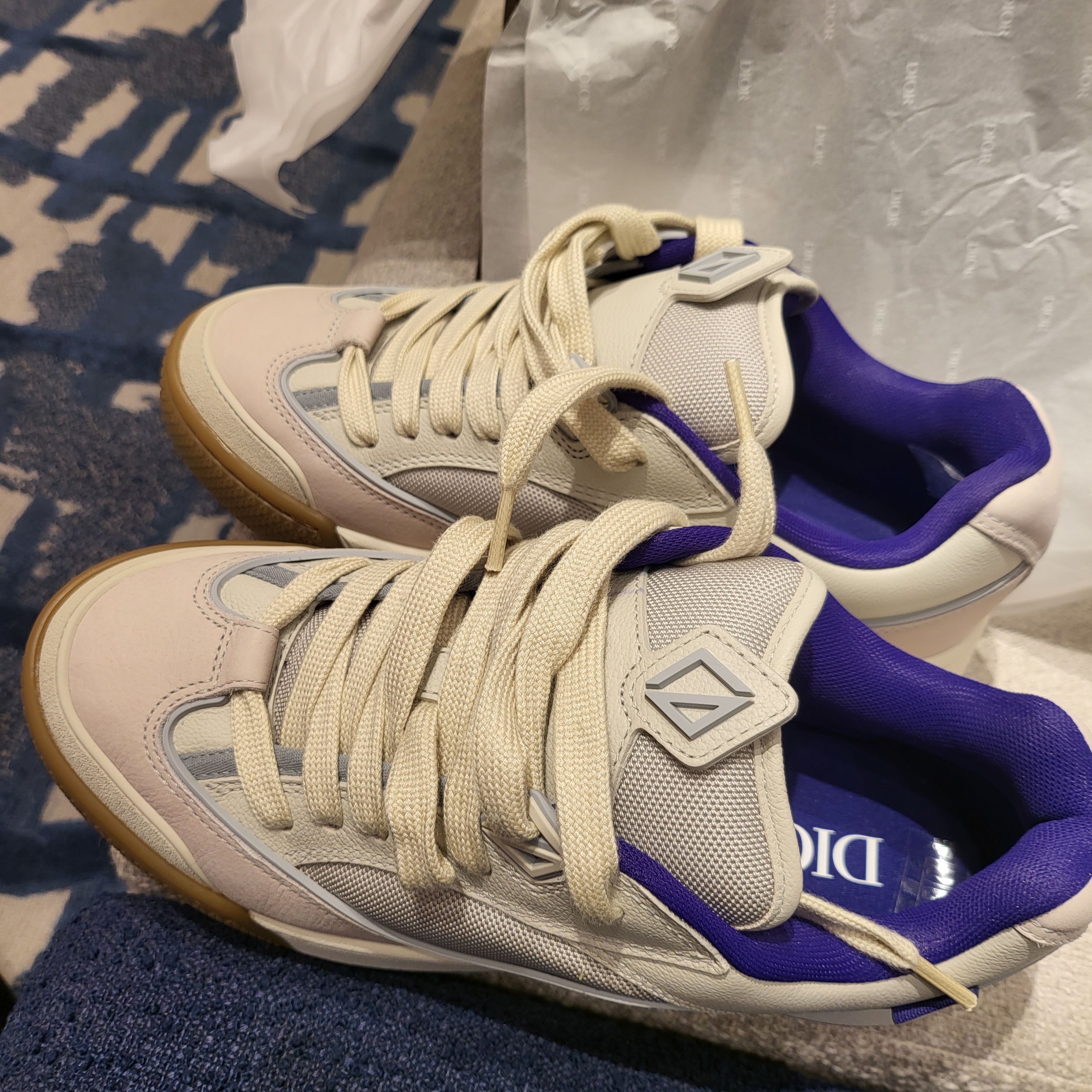 Dior x Cactus Jack B713 Sneakers Cream 착용 스타일 - 1