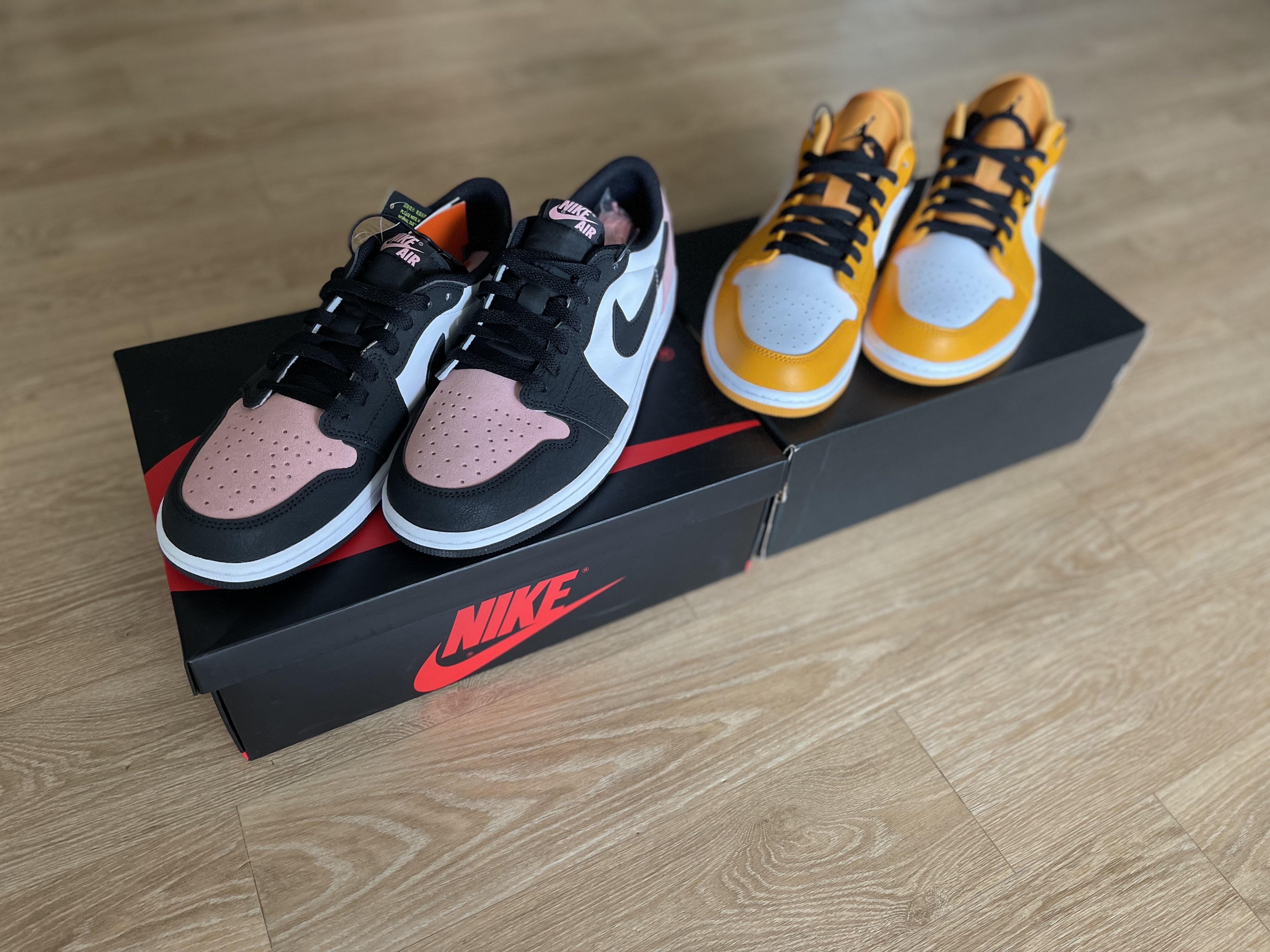 Jordan 1 Low Taxi, Jordan 1 Retro Low OG Bleached Coral 착용 스타일 - 1