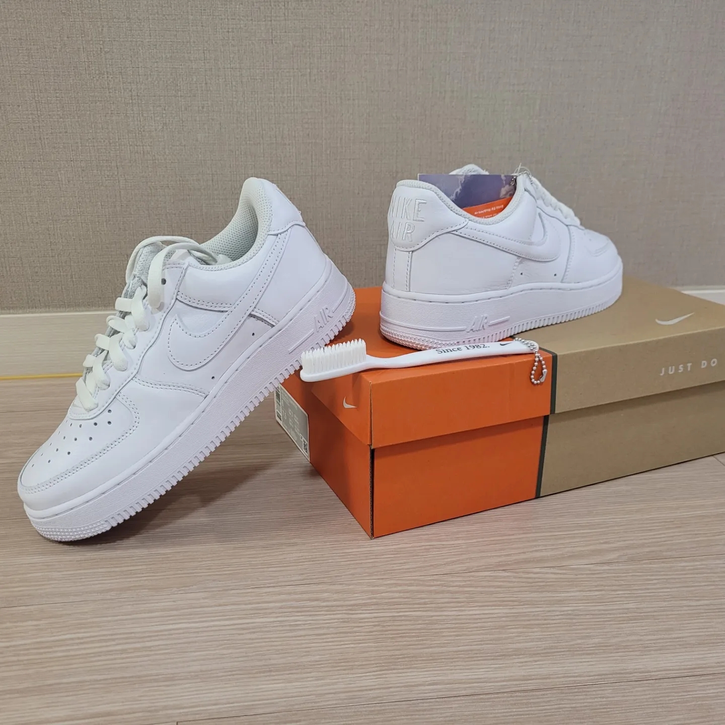 Nike Air Force 1 Low Retro Color of the Month White 착용 스타일 - 4