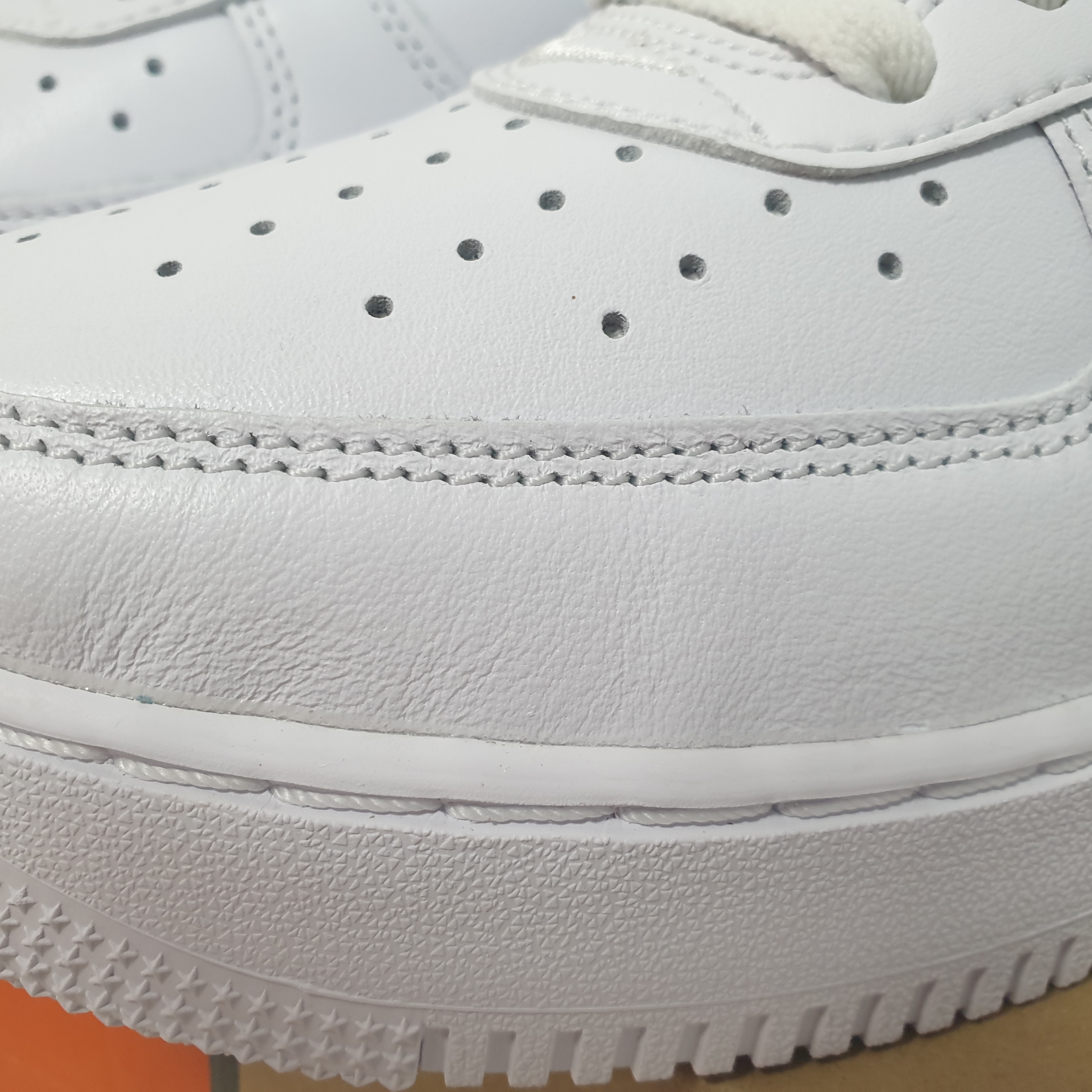 Nike Air Force 1 '07 Low White, Nike Air Force 1 Low Retro Color of the Month White 착용 스타일 - 2