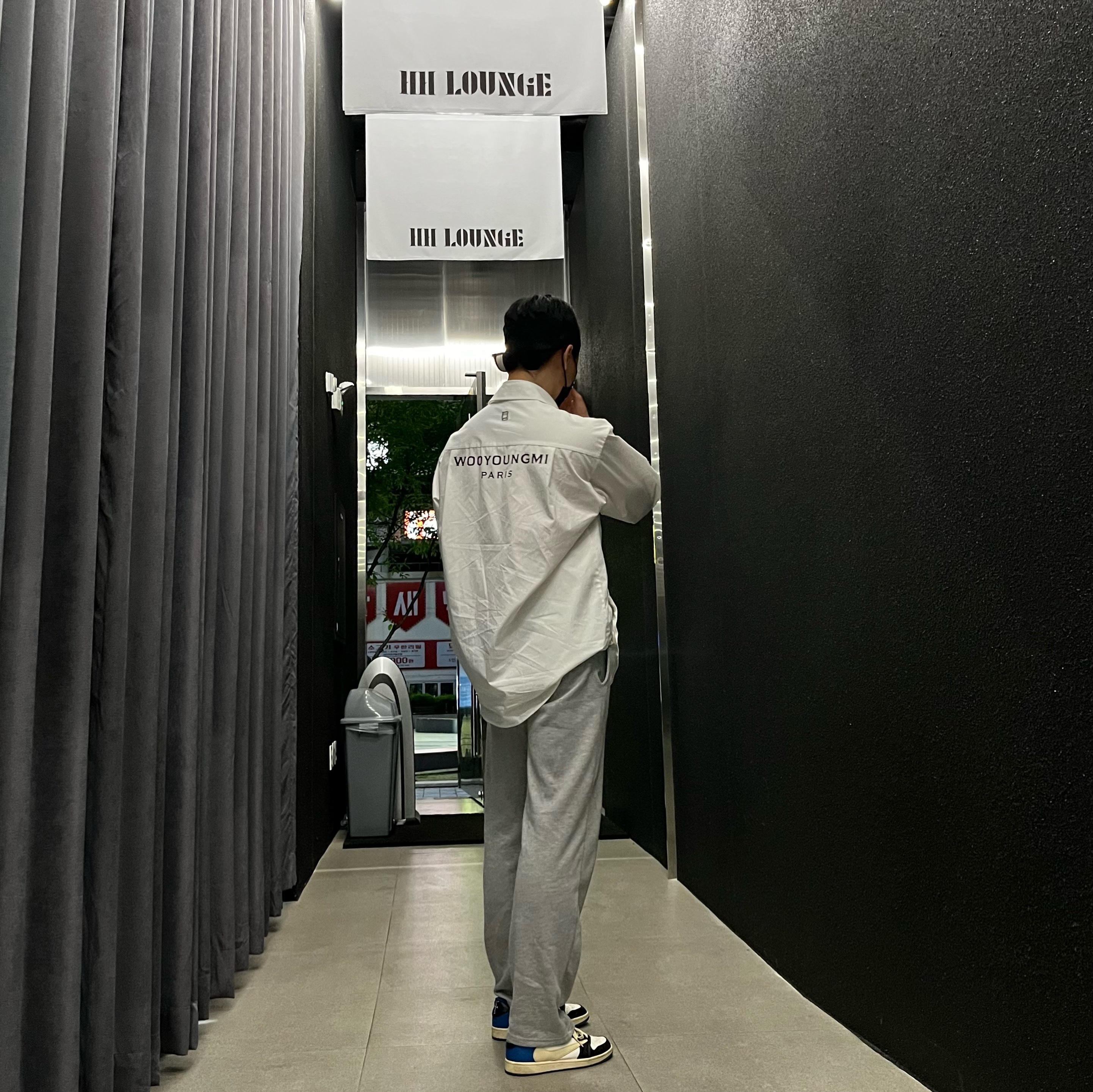 Wooyoungmi Back Logo Shirt White - 22SS, Jordan 1 x Travis Scott x Fragment Retro Low OG SP Military Blue 착용 스타일