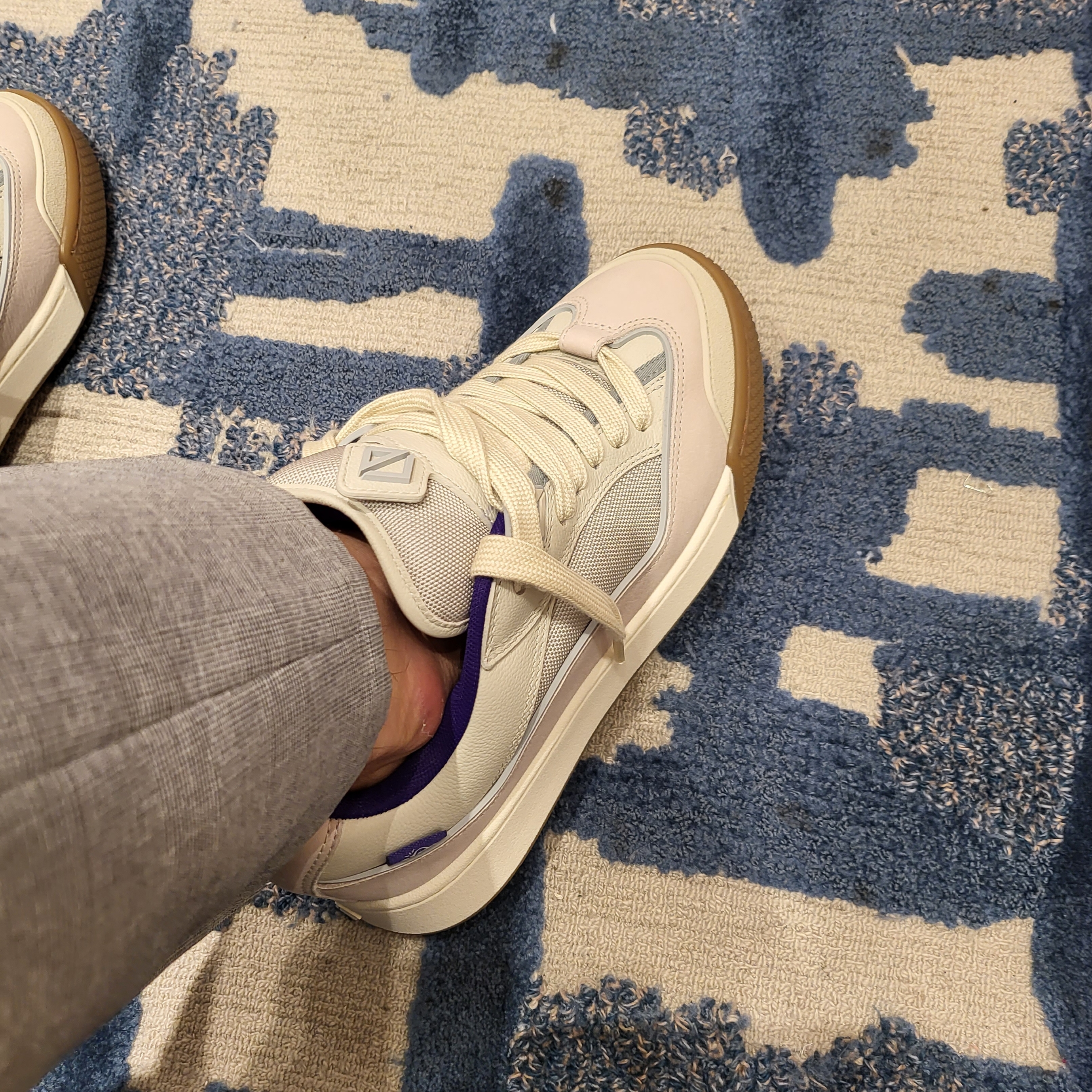 Dior x Cactus Jack B713 Sneakers Cream 착용 스타일 - 2