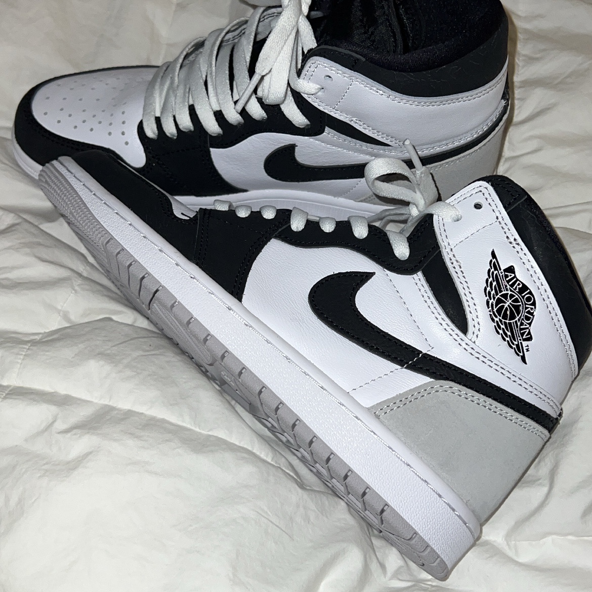 Jordan 1 Retro High OG Bleached Coral 착용 스타일 - 1