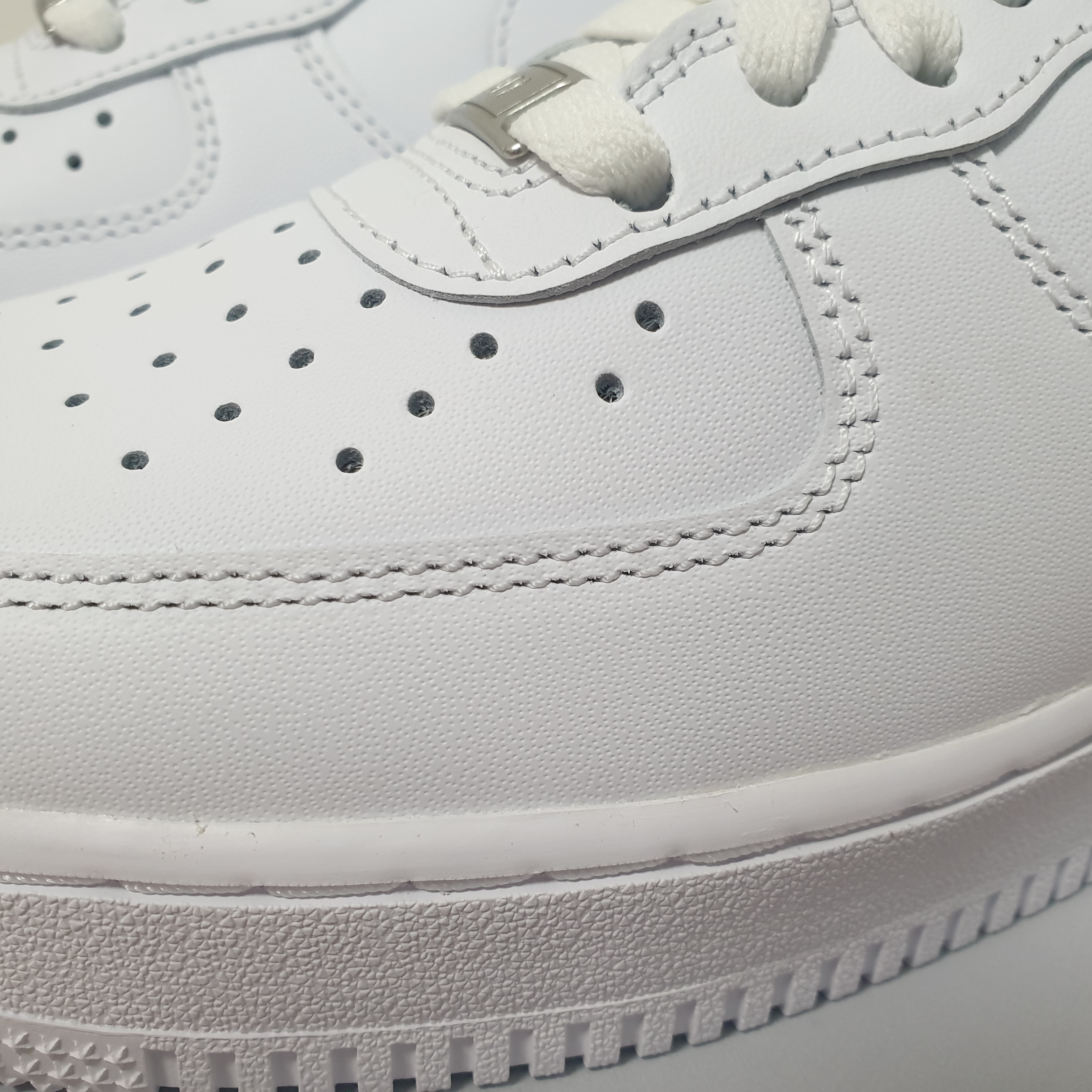 Nike Air Force 1 '07 Low White, Nike Air Force 1 Low Retro Color of the Month White 착용 스타일 - 4
