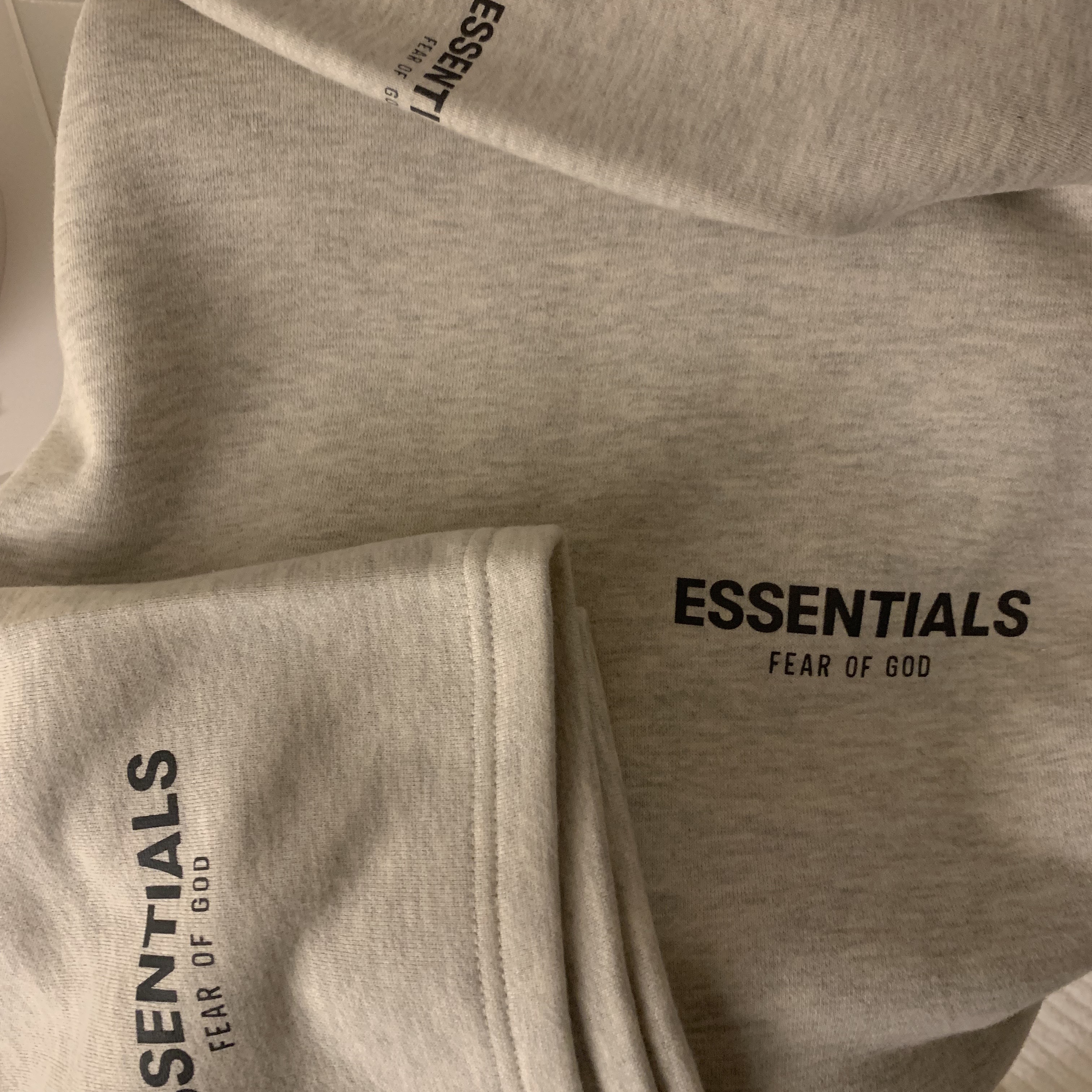 Essentials The Core Collection Sweatshorts Oatmeal, Essentials The Core Collection Hoodie Light Oatmeal 착용 스타일