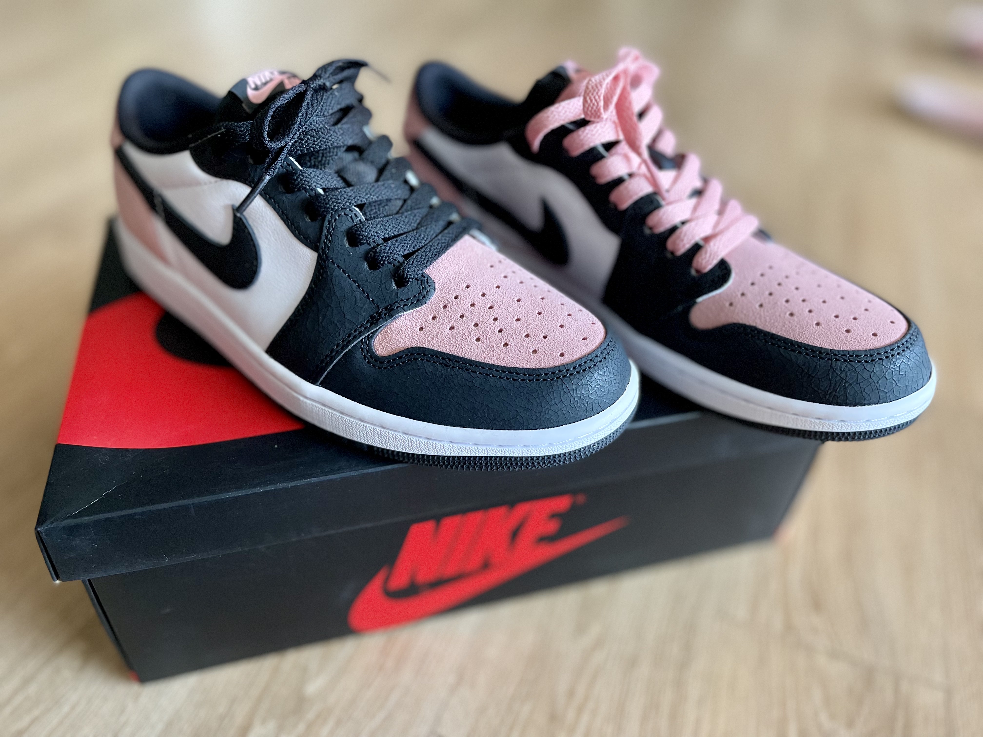 Jordan 1 Low Taxi, Jordan 1 Retro Low OG Bleached Coral 착용 스타일 - 3