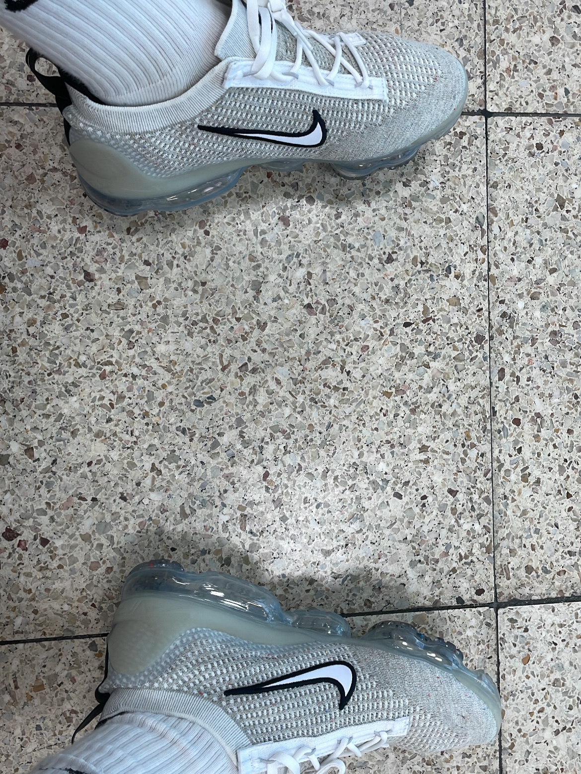 Nike Air VaporMax 2021 Flyknit White 착용 스타일
