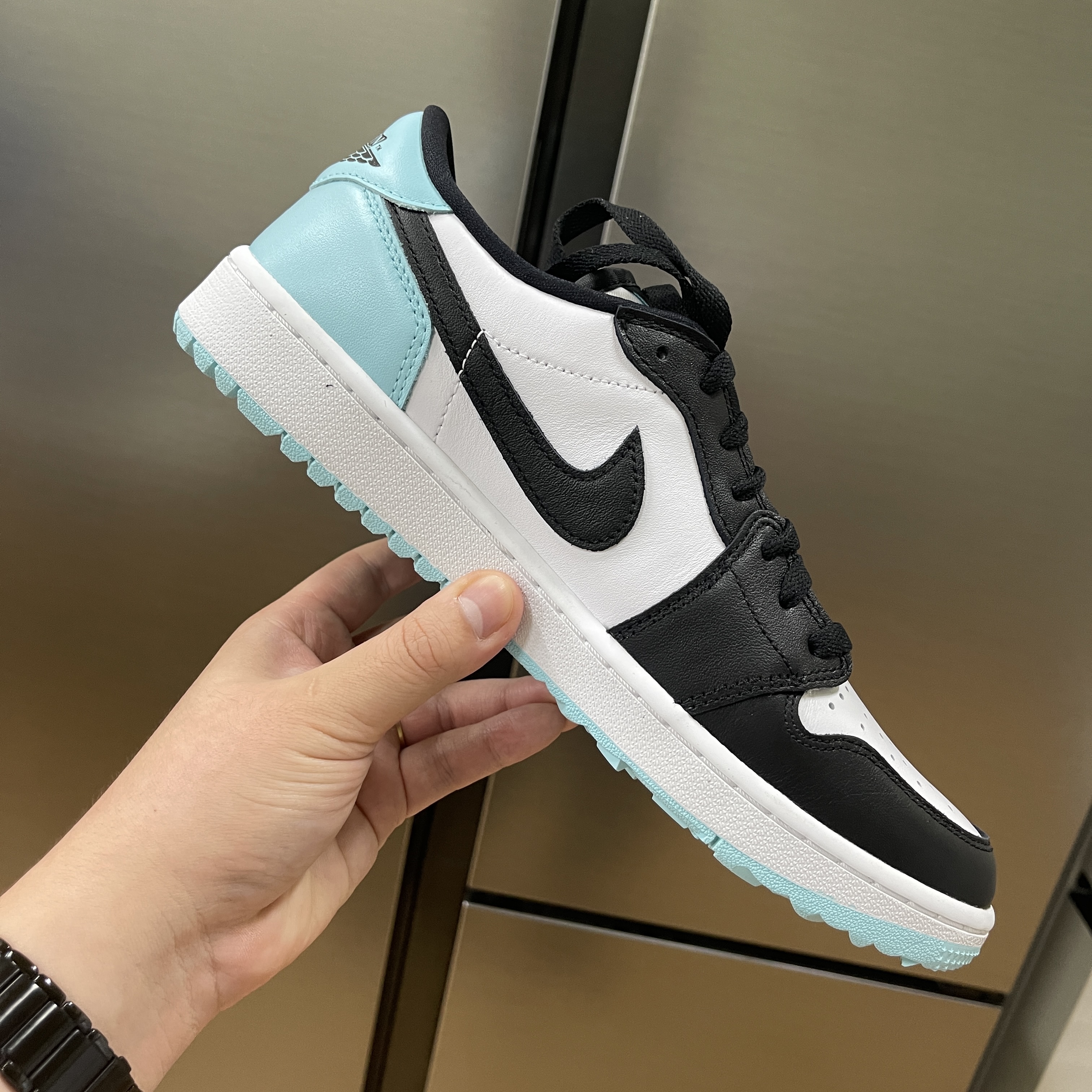 Jordan 1 Low Golf Copa, Jordan 1 Retro High Igloo 착용 스타일 - 4