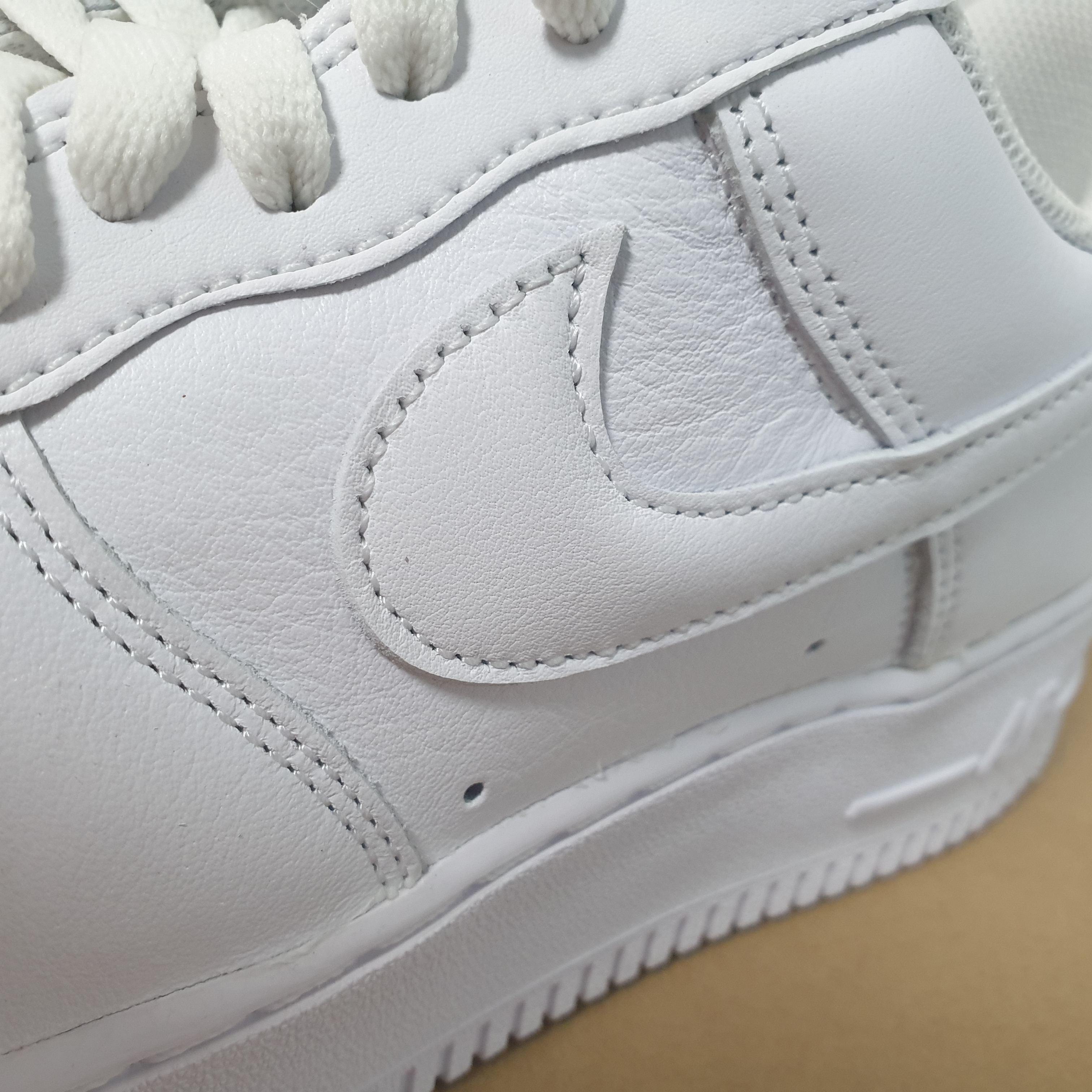 Nike Air Force 1 '07 Low White, Nike Air Force 1 Low Retro Color of the Month White 착용 스타일 - 3