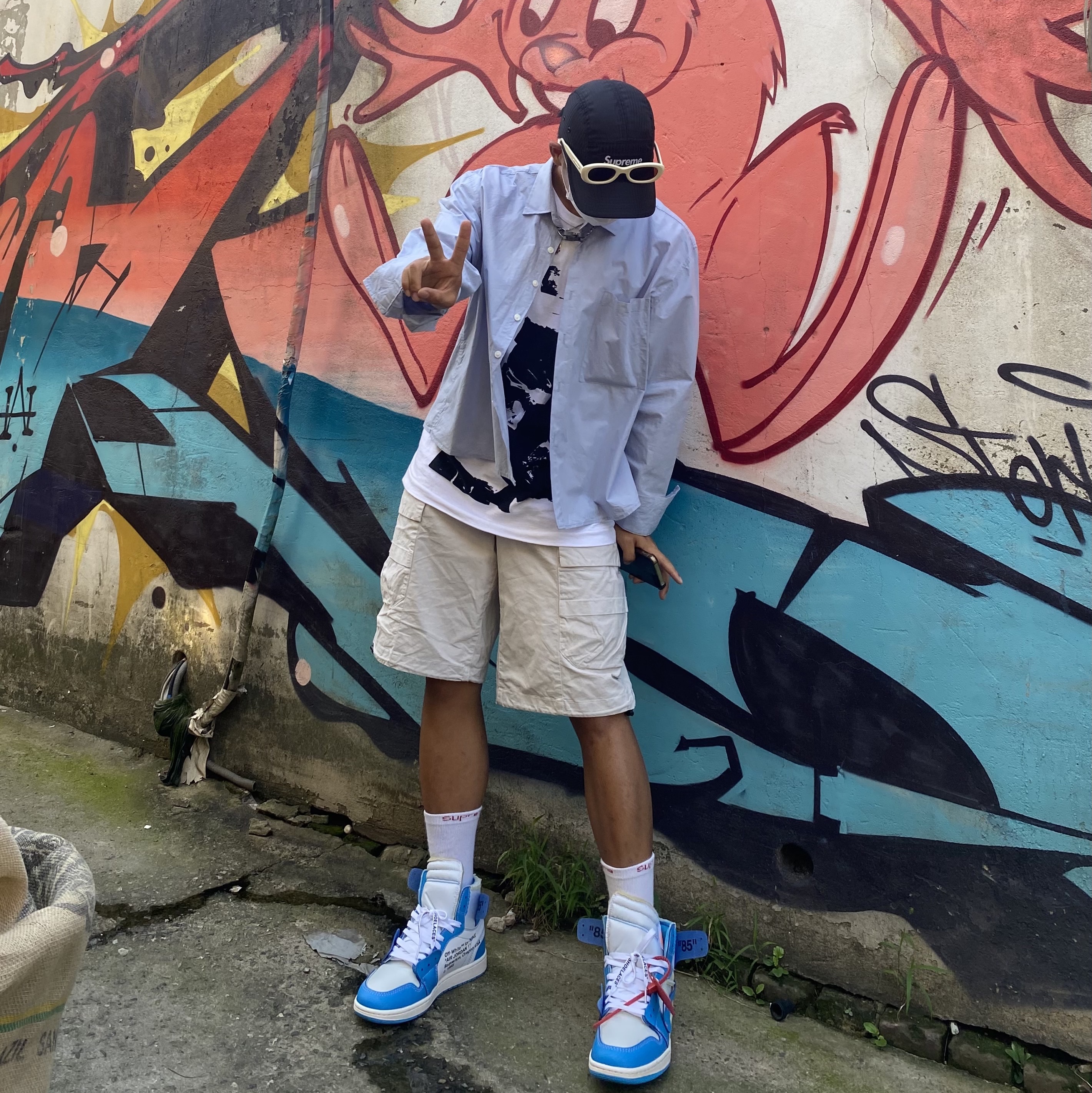 Jordan 1 x Off-White Retro High University Blue, Supreme Hanes Crew Socks White (4 Pack) 착용 스타일