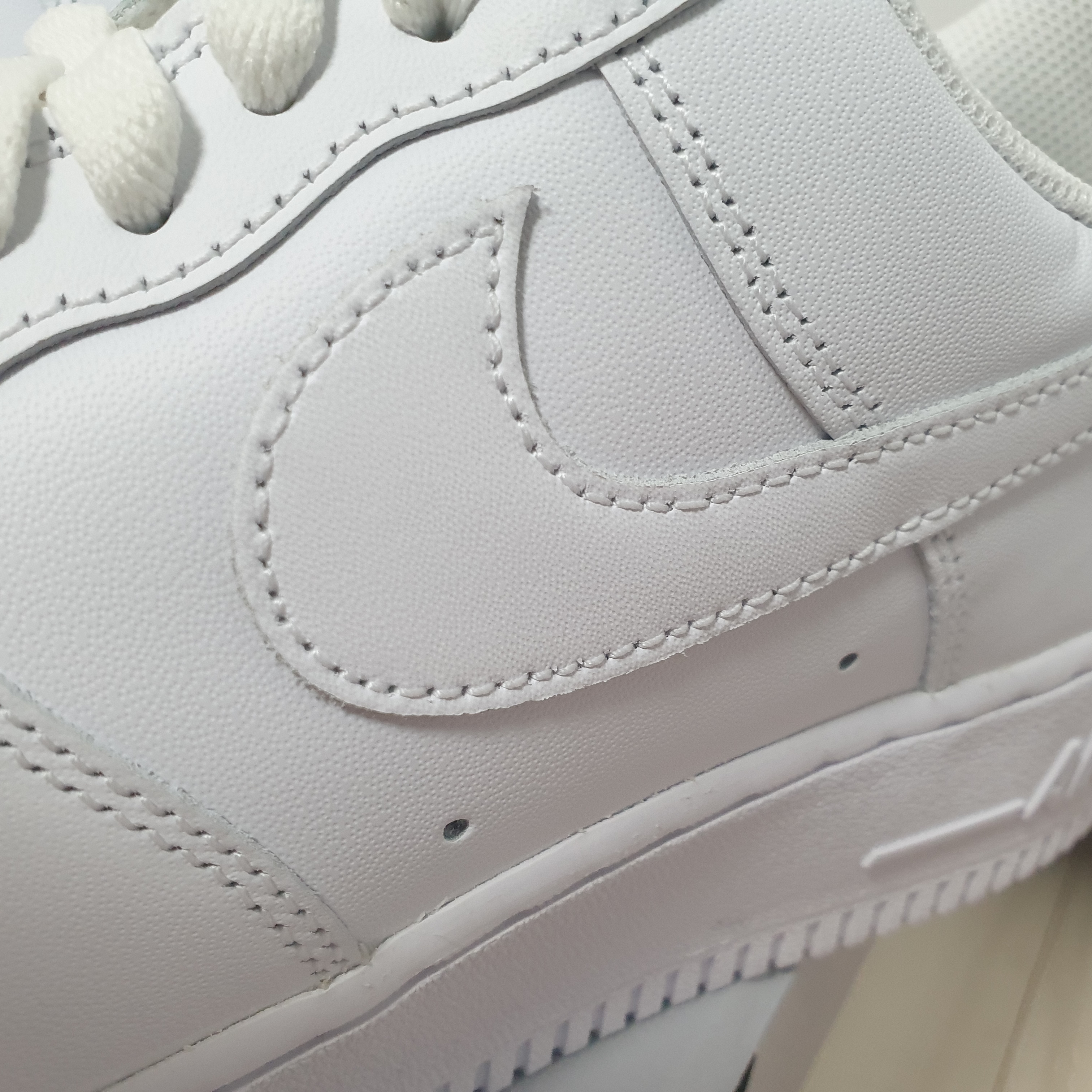 Nike Air Force 1 '07 Low White, Nike Air Force 1 Low Retro Color of the Month White 착용 스타일 - 5