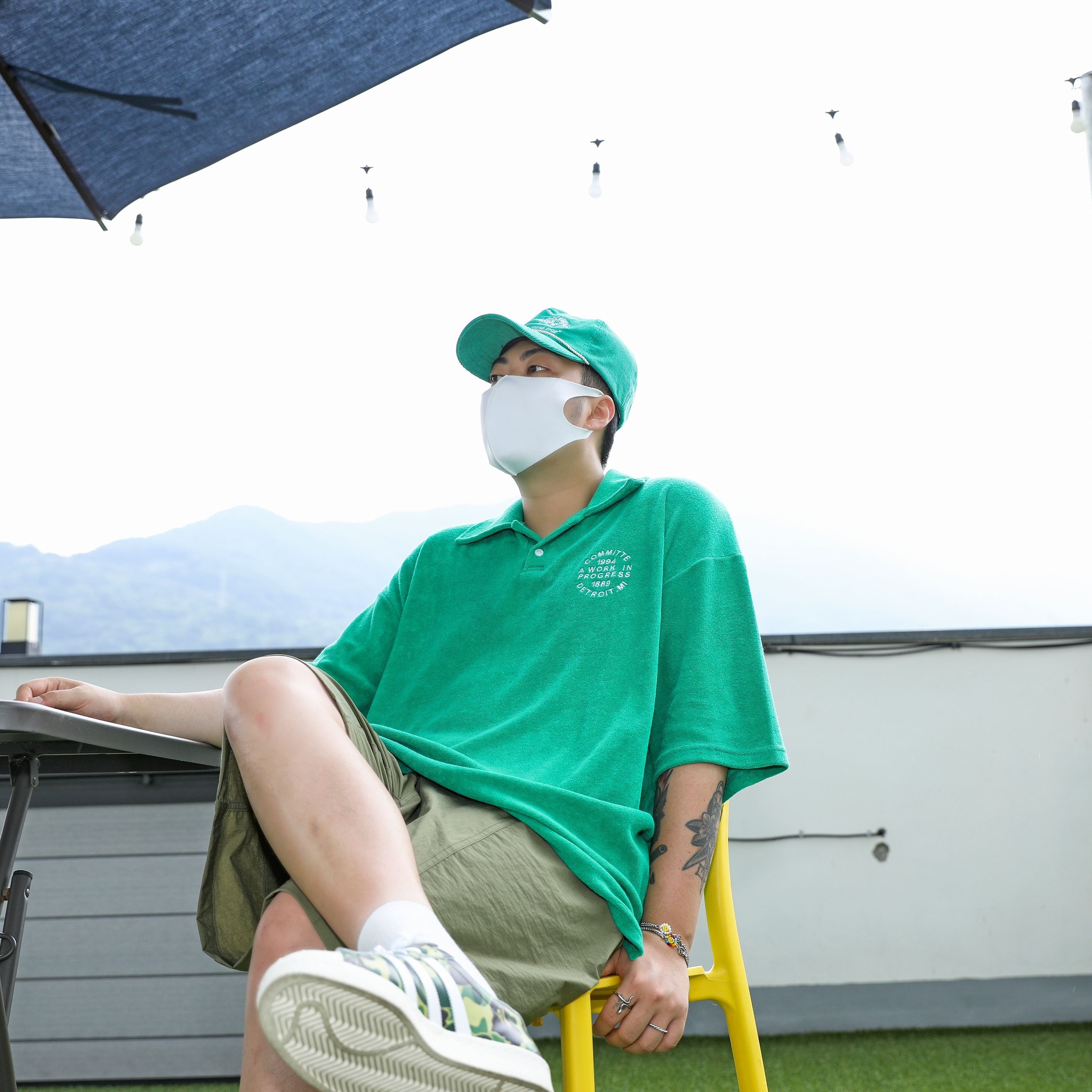 Adidas x BAPE Superstar 80s Green Camo 착용 스타일 - 2